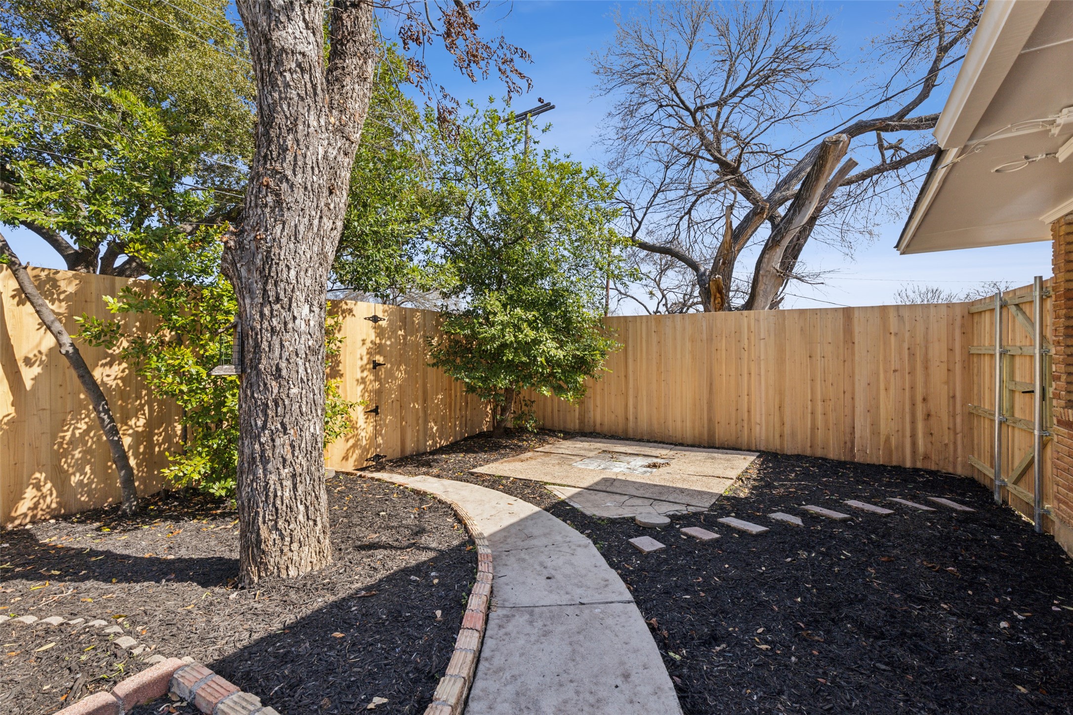 1521 Nokomis Avenue