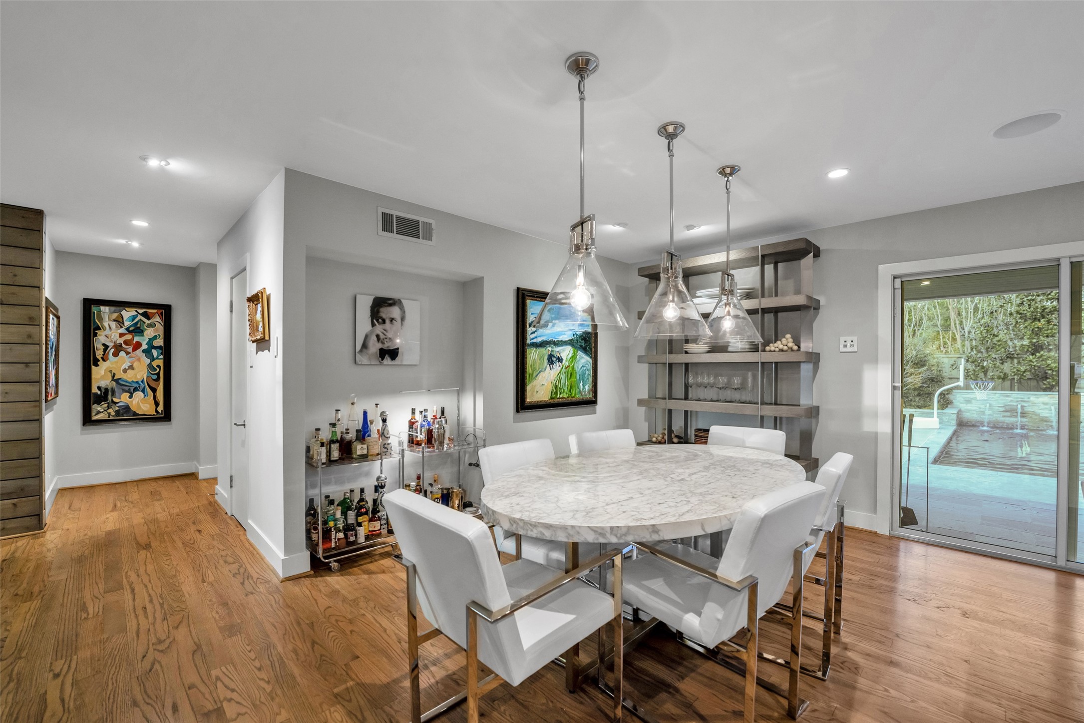 935 W Colorado Boulevard