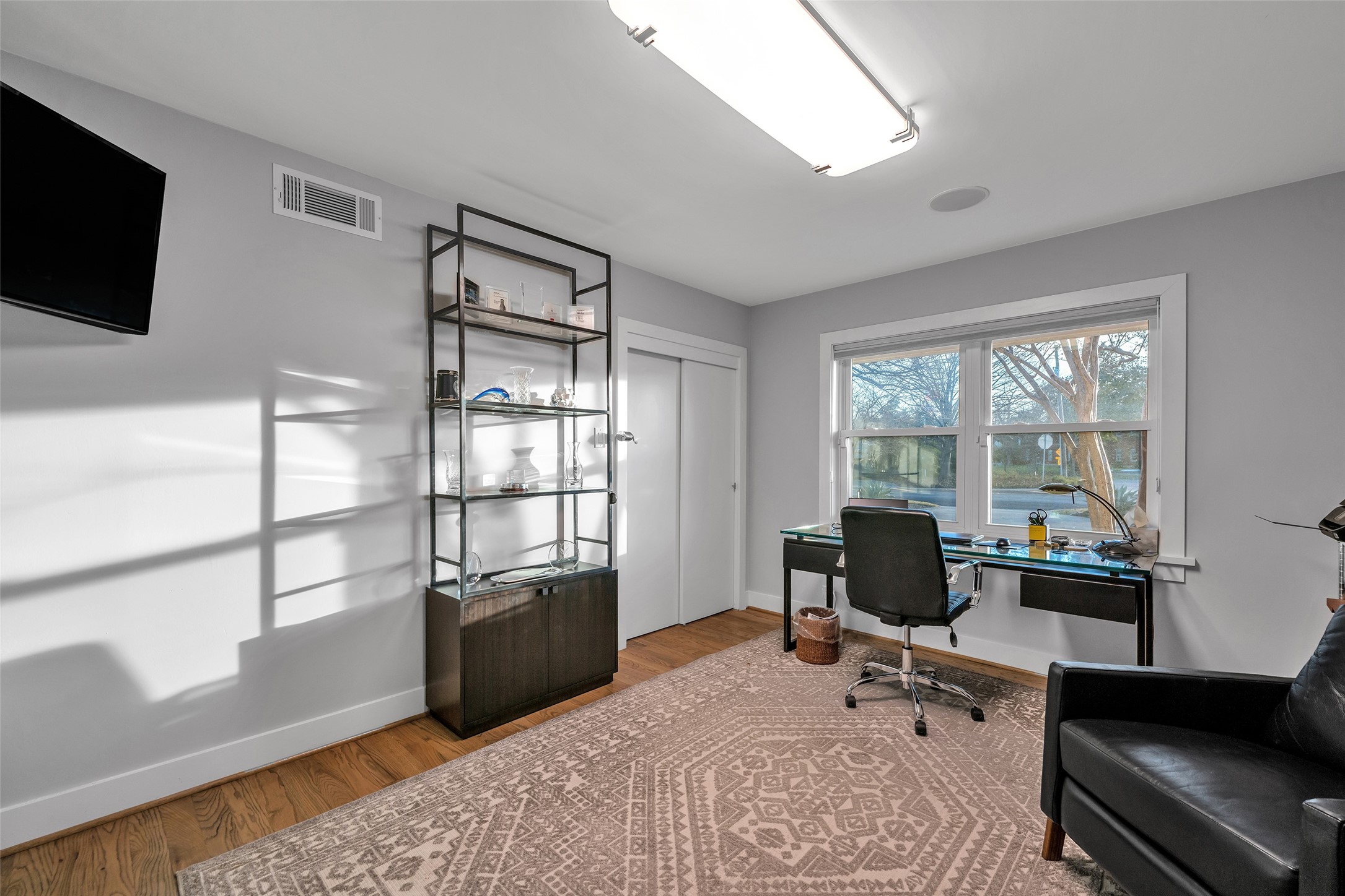 935 W Colorado Boulevard