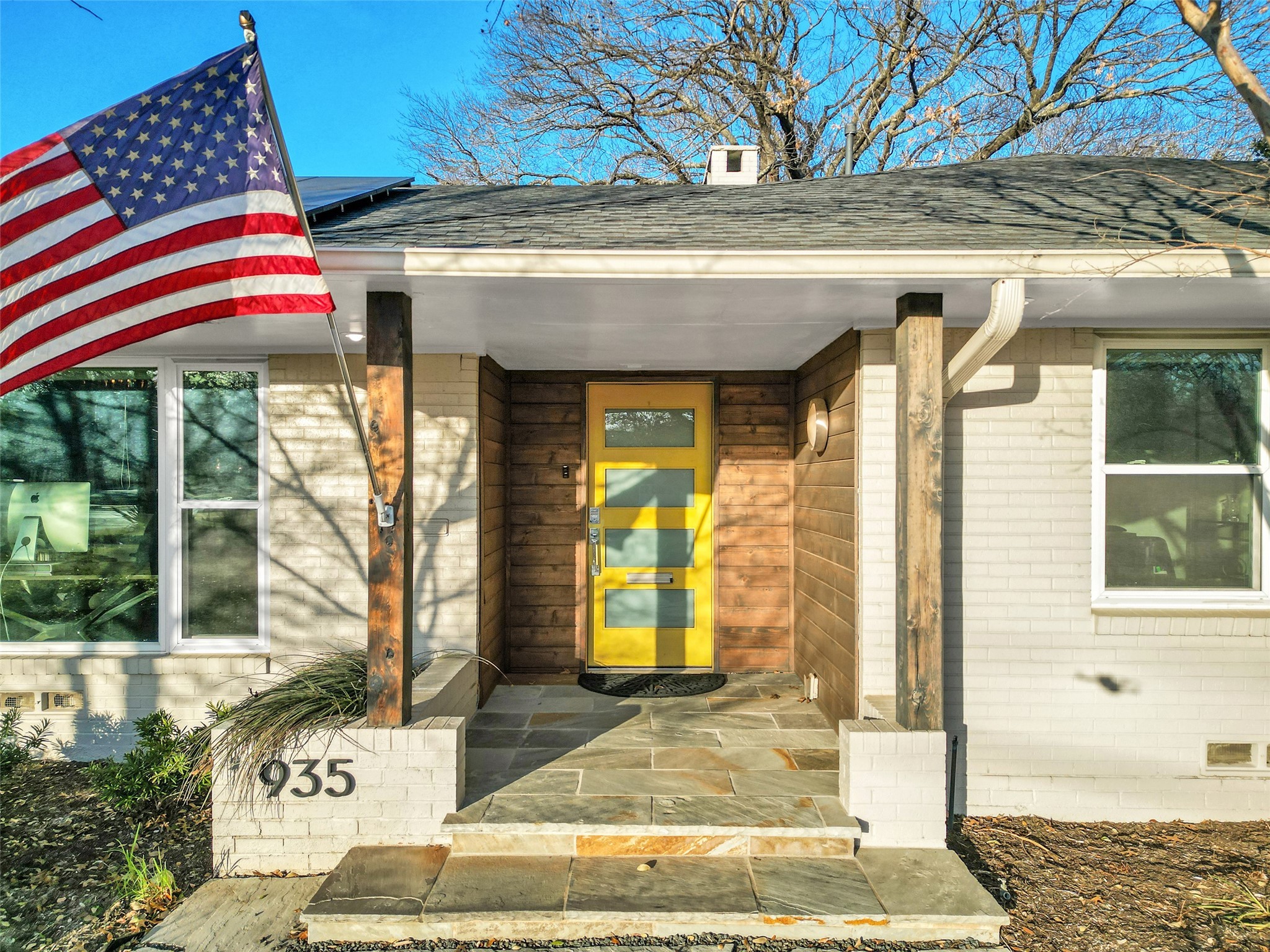 935 W Colorado Boulevard