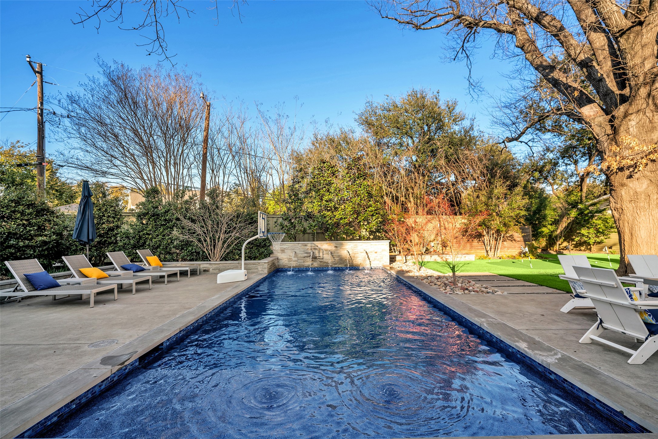 935 W Colorado Boulevard