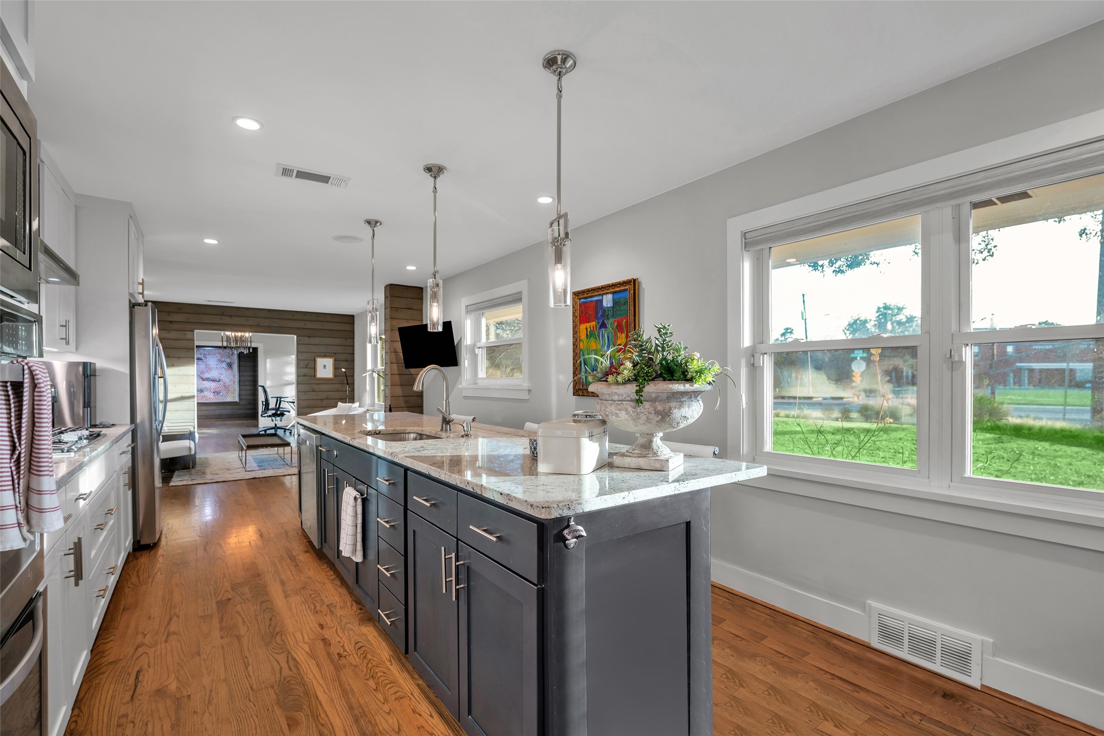 935 W Colorado Boulevard