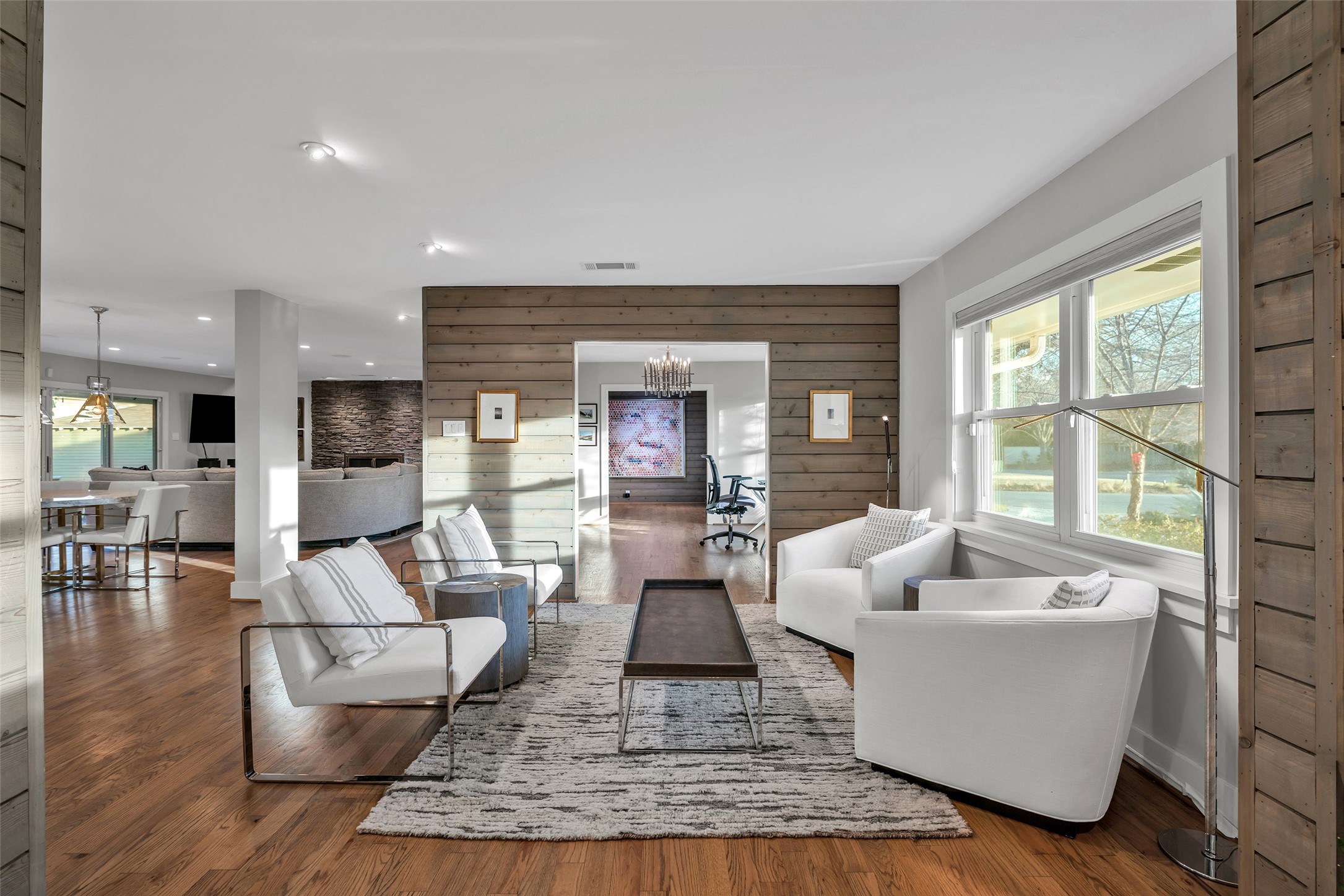 935 W Colorado Boulevard
