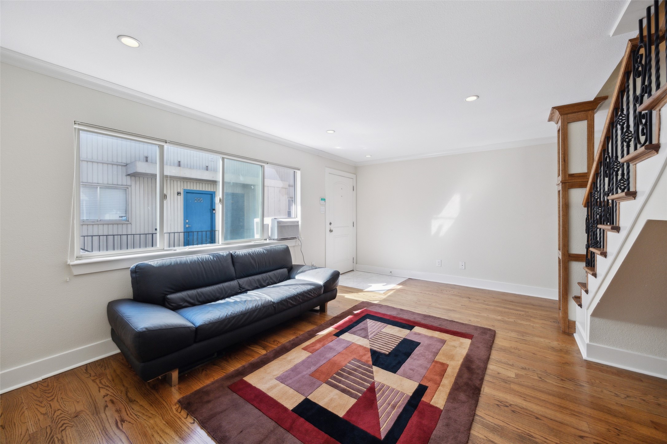 4021 Cole Avenue 208