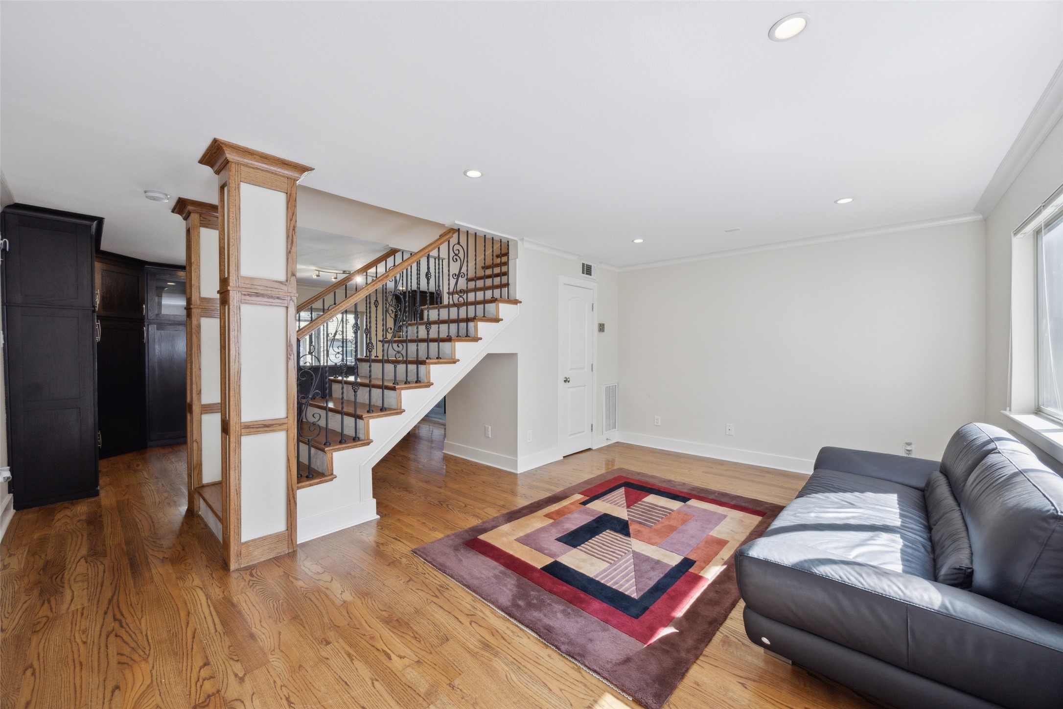 4021 Cole Avenue 208
