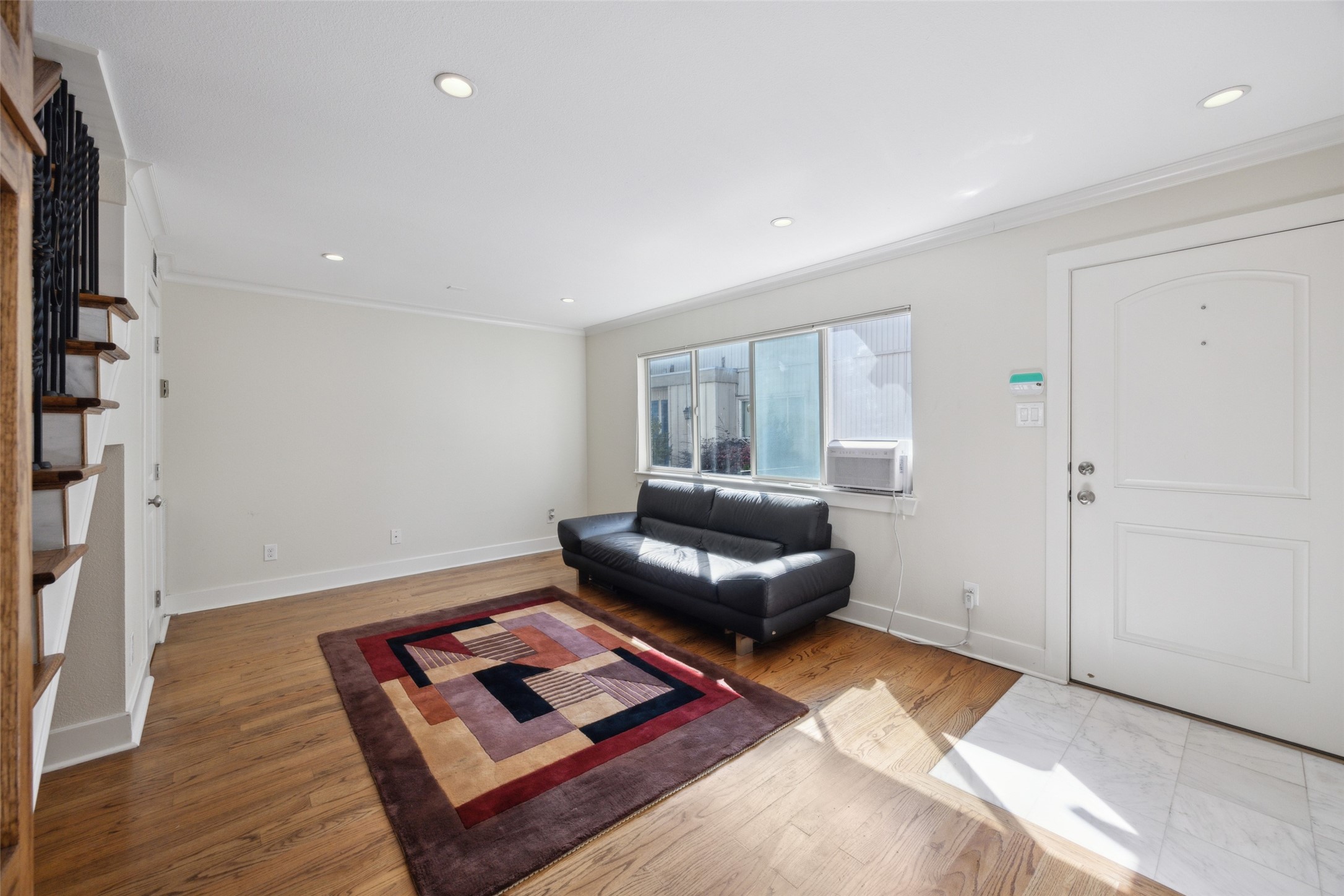 4021 Cole Avenue 208