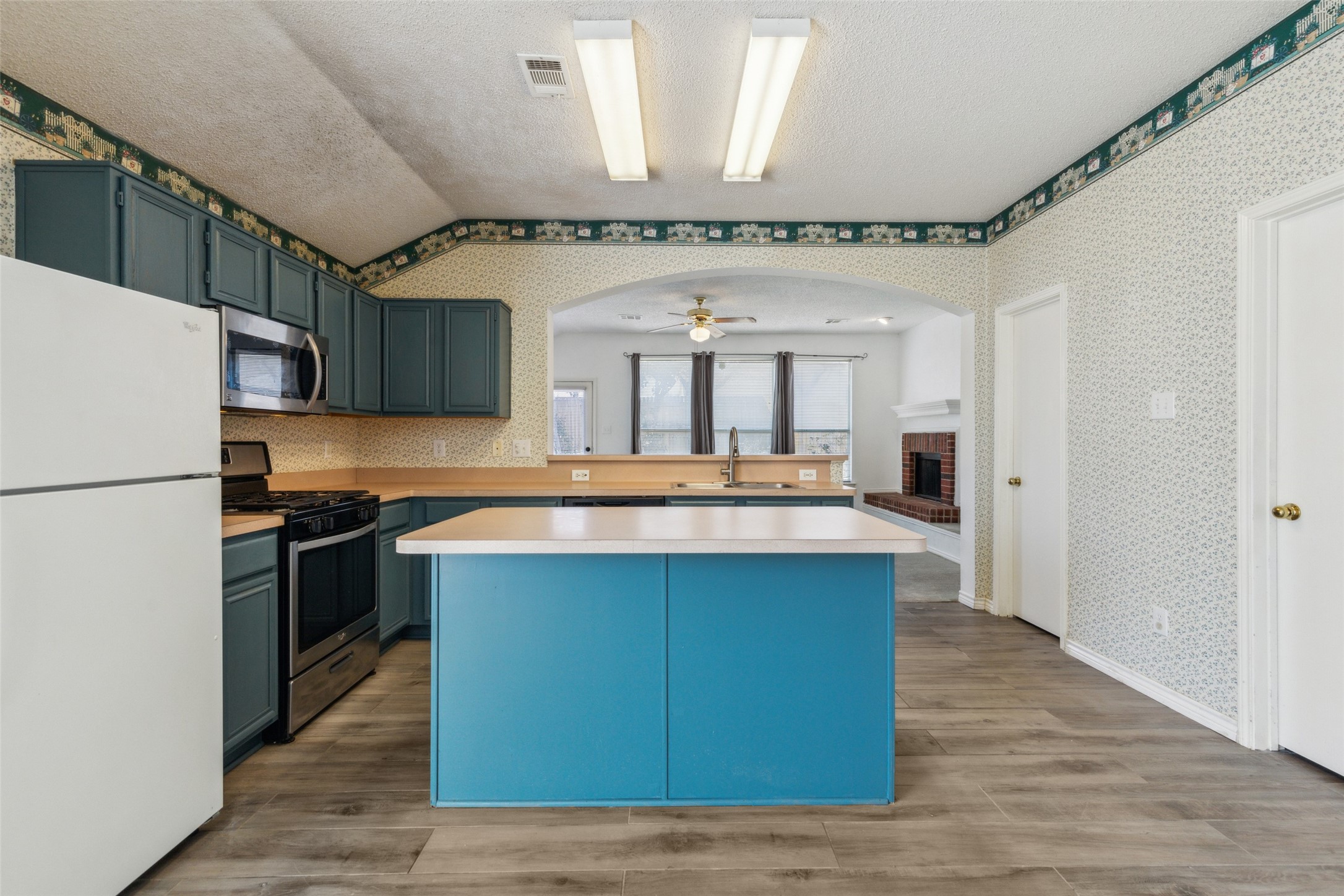 4501 Crystal Lane