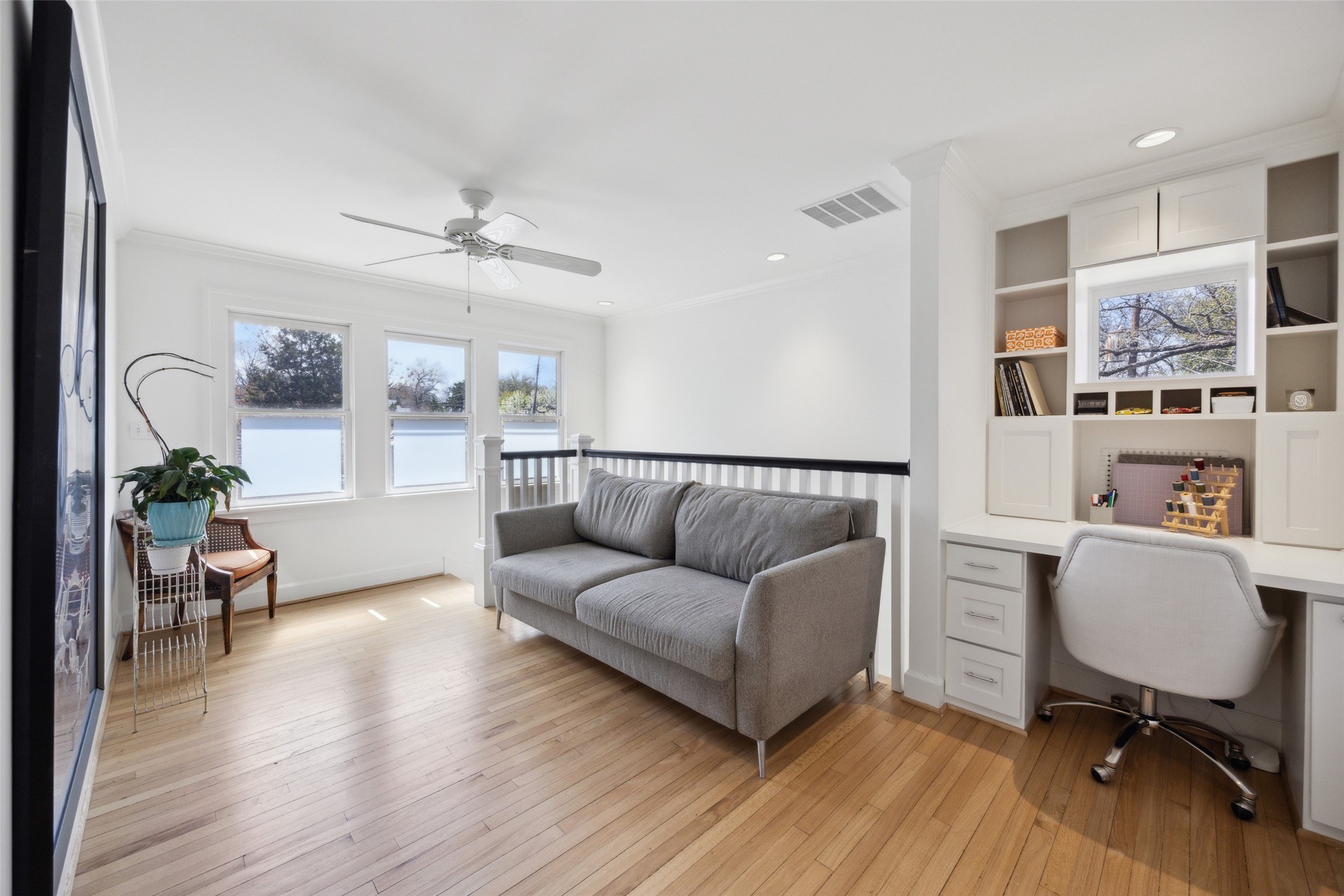 1011 N Winnetka Avenue