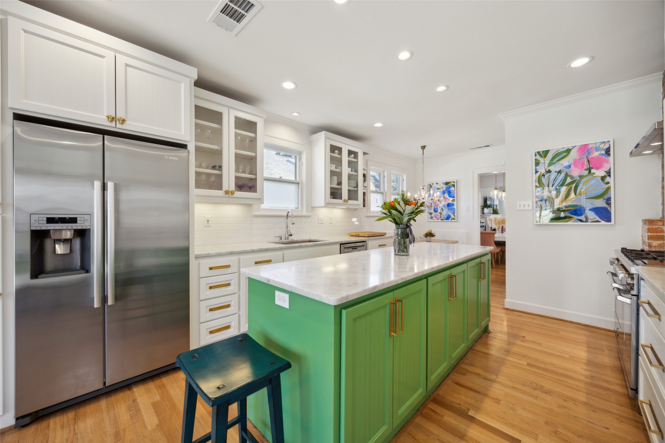 1011 N Winnetka Avenue