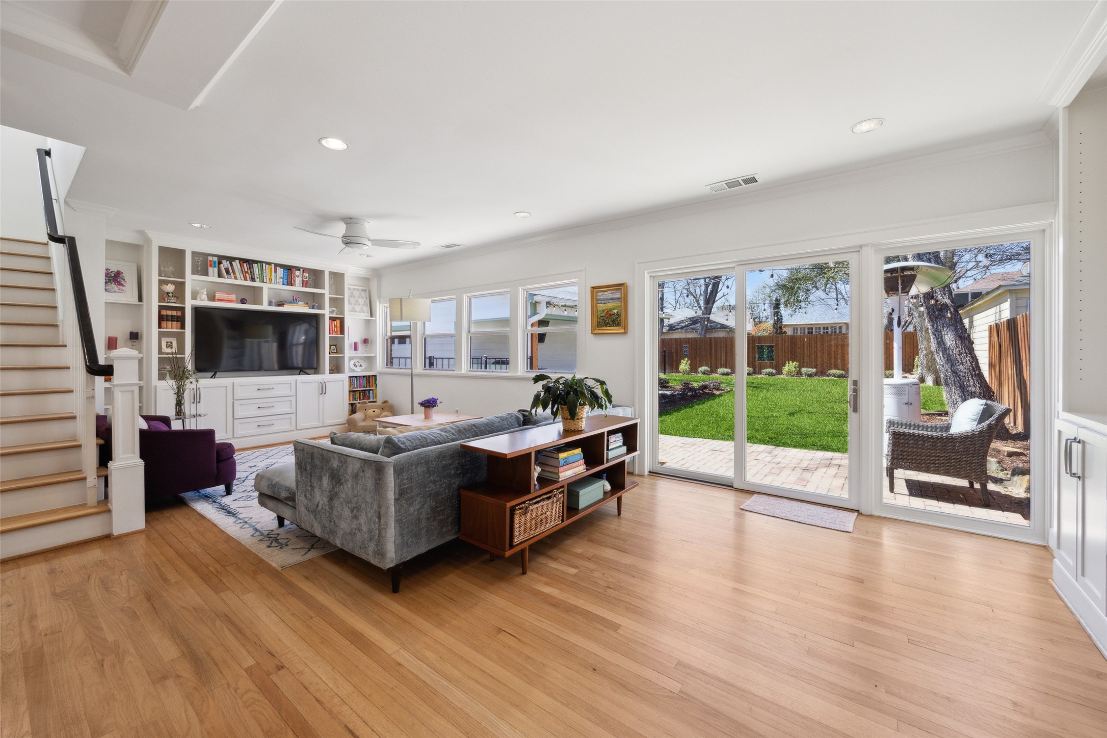 1011 N Winnetka Avenue