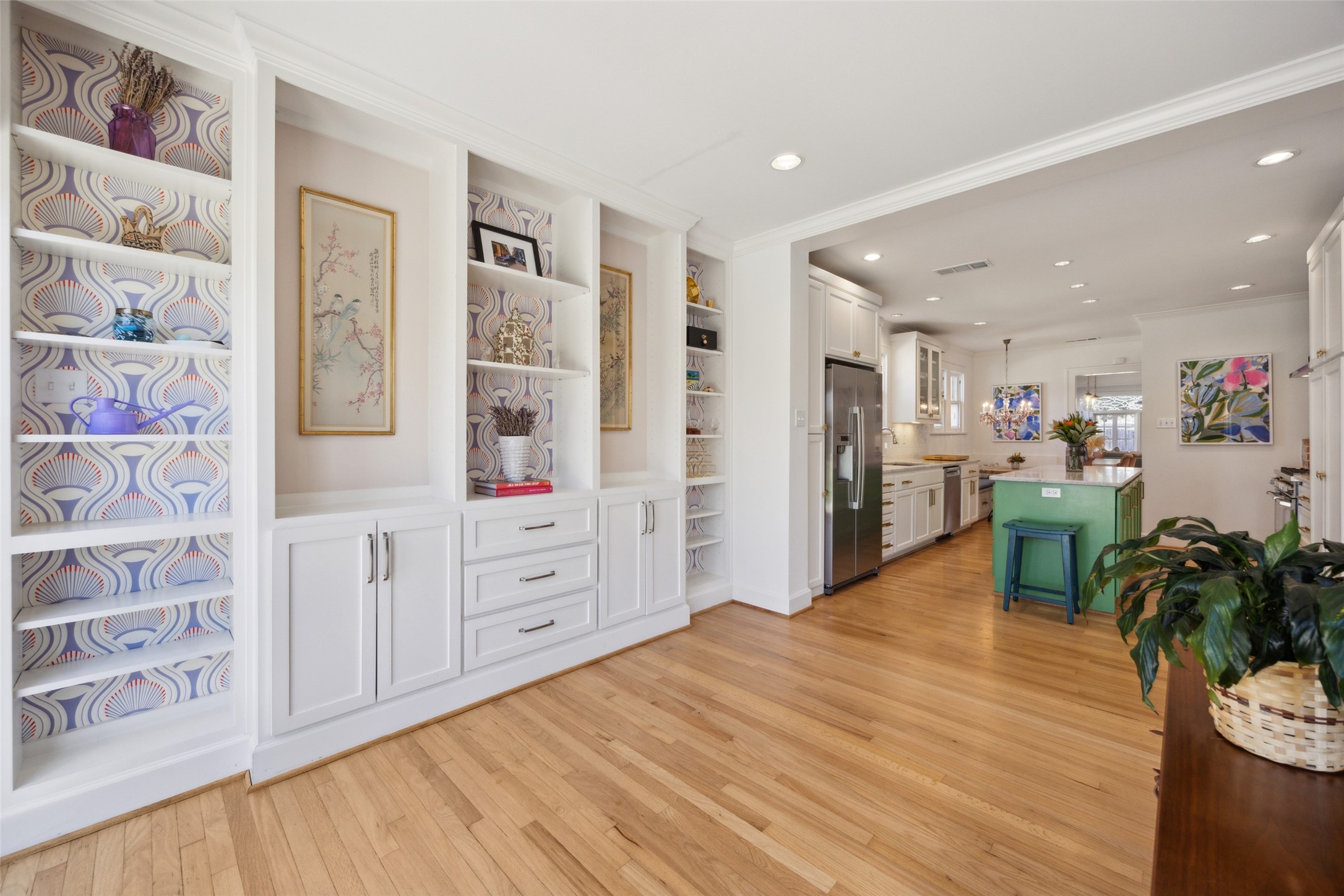1011 N Winnetka Avenue
