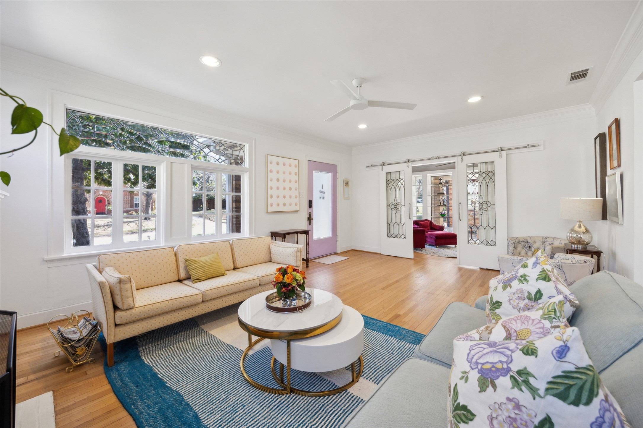 1011 N Winnetka Avenue
