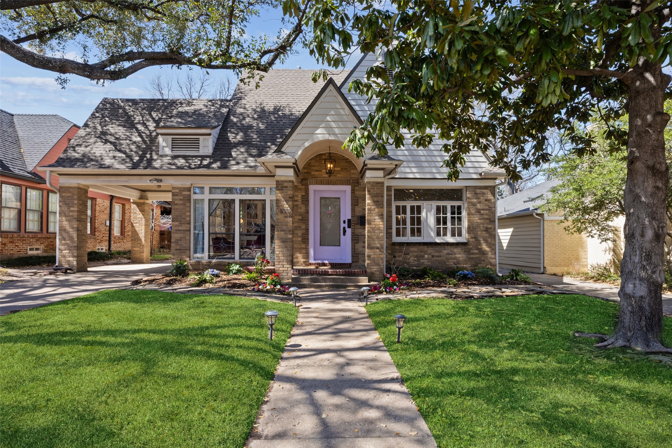 1011 N Winnetka Avenue