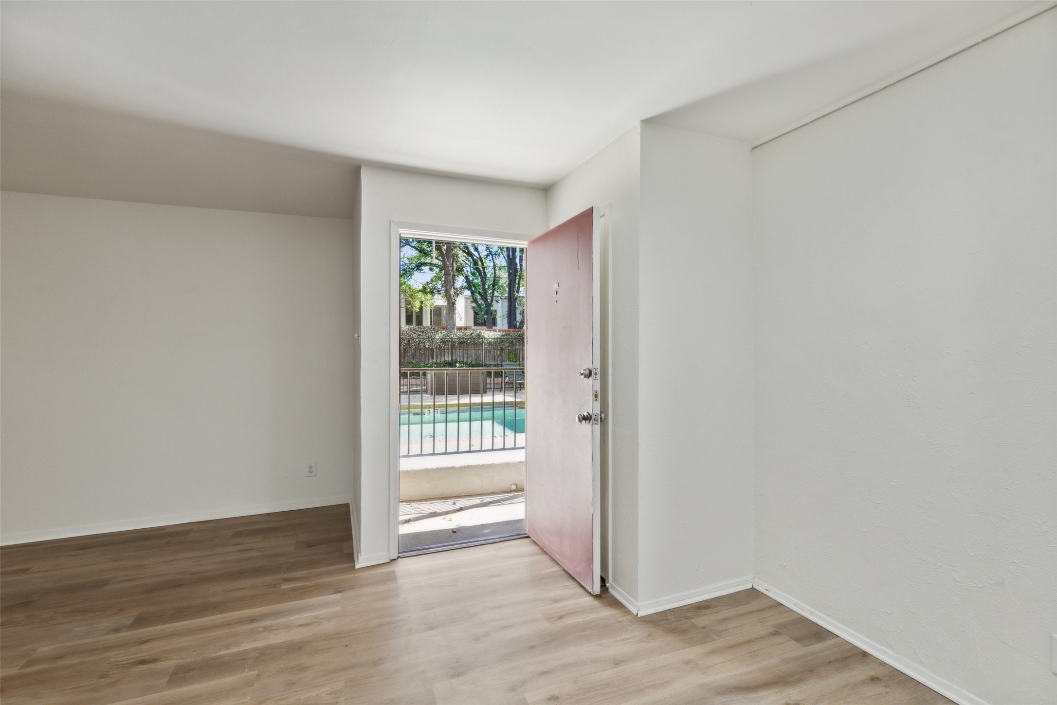 4044 Buena Vista Street 116