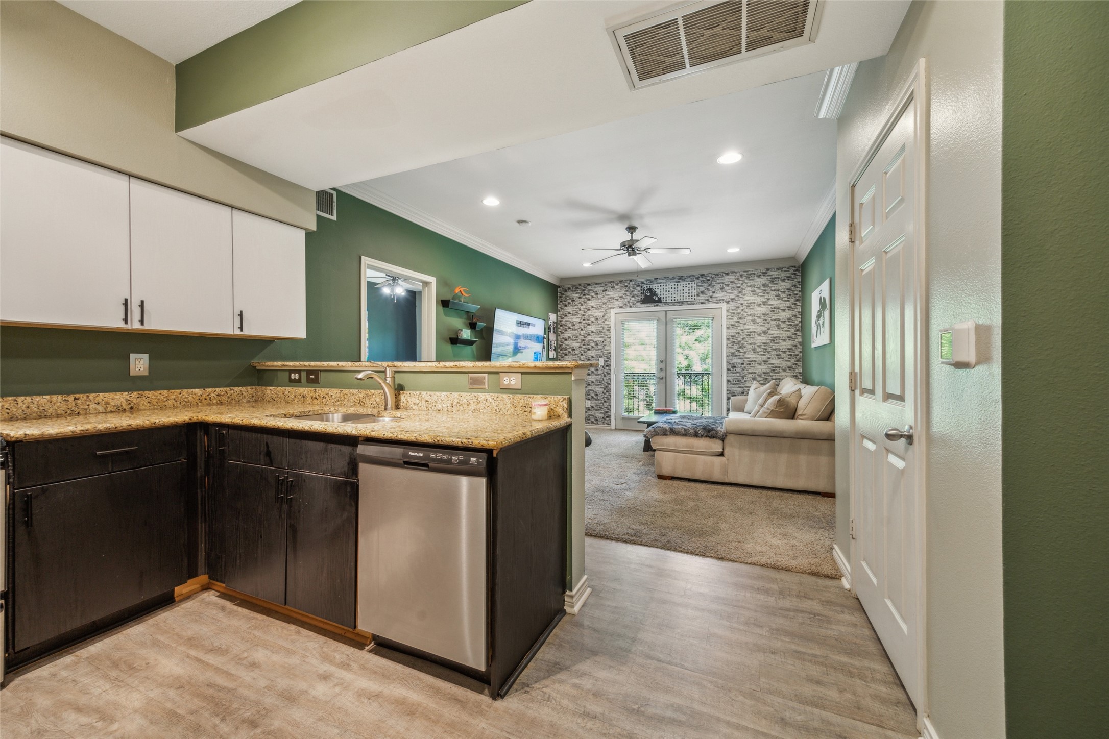 3102 Kings Road #2103