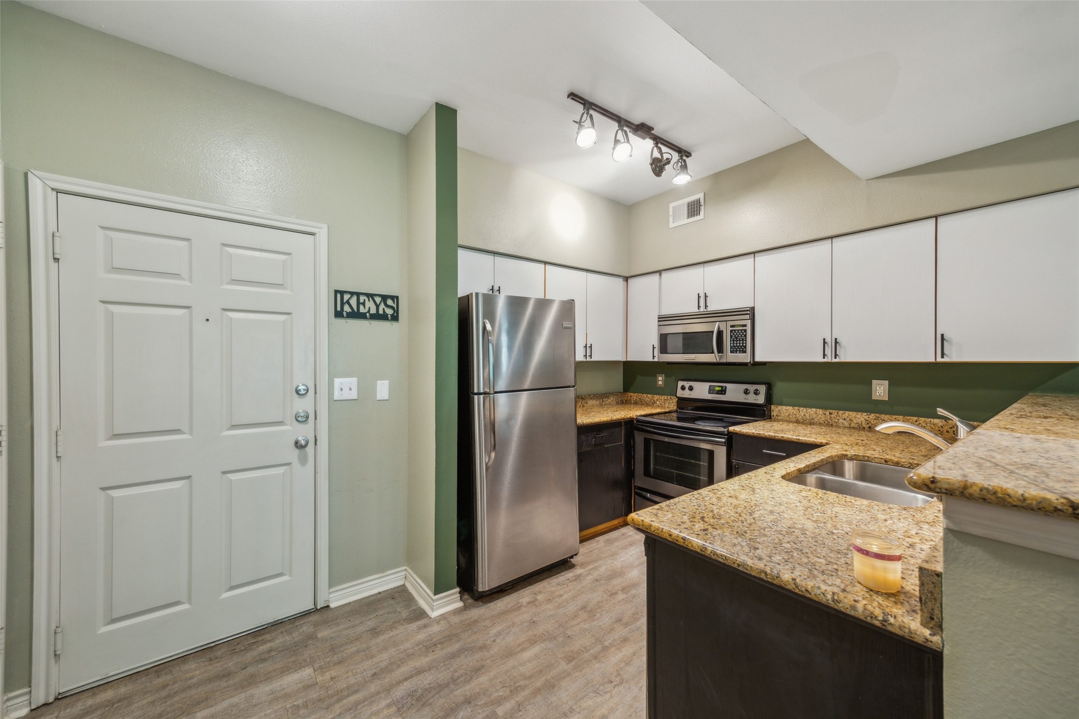 3102 Kings Road #2103