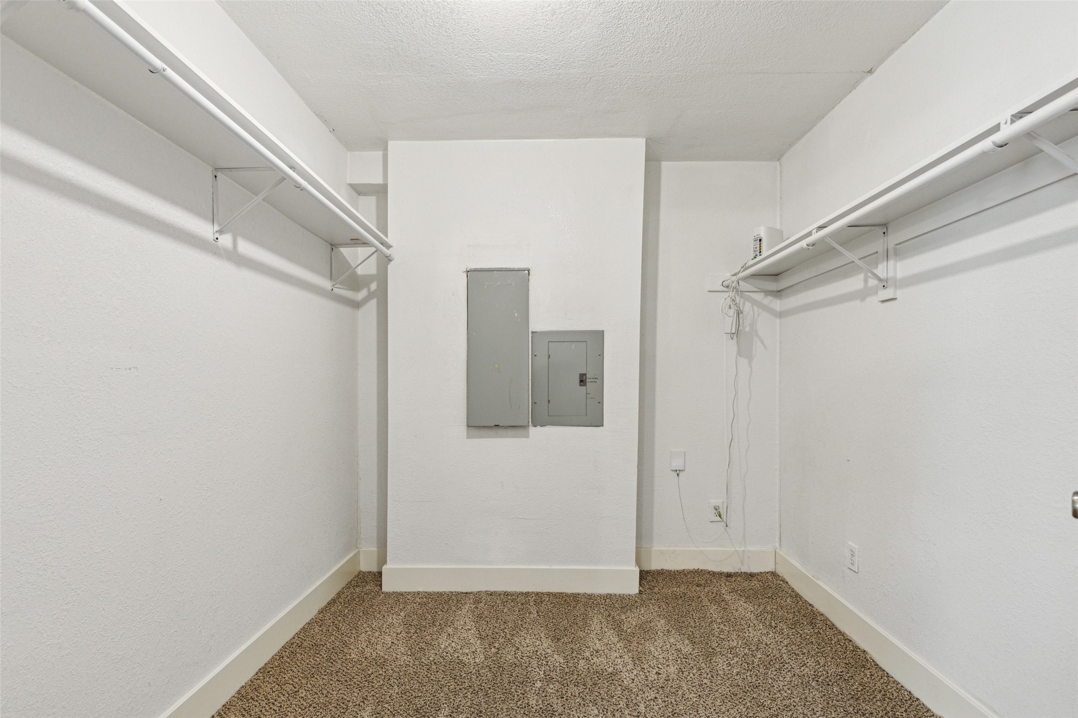 318 S Montreal Avenue