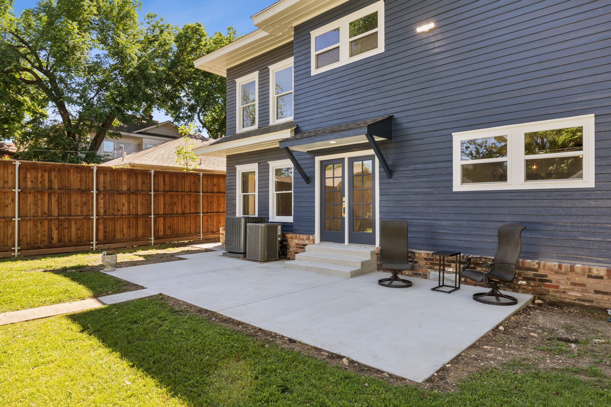 826 Woodlawn Avenue