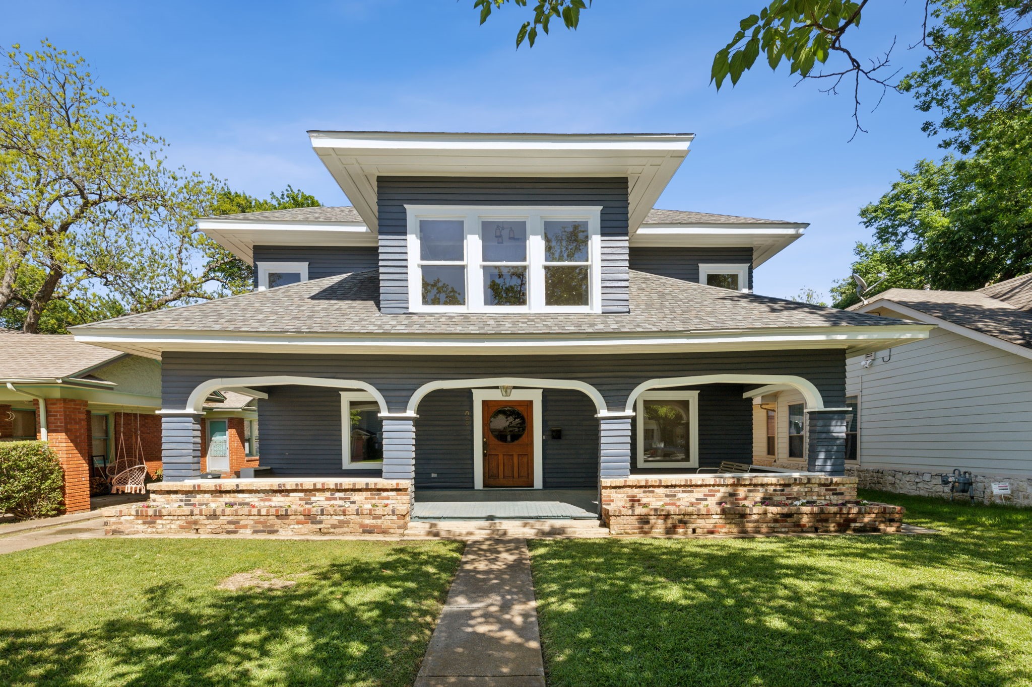 826 Woodlawn Avenue