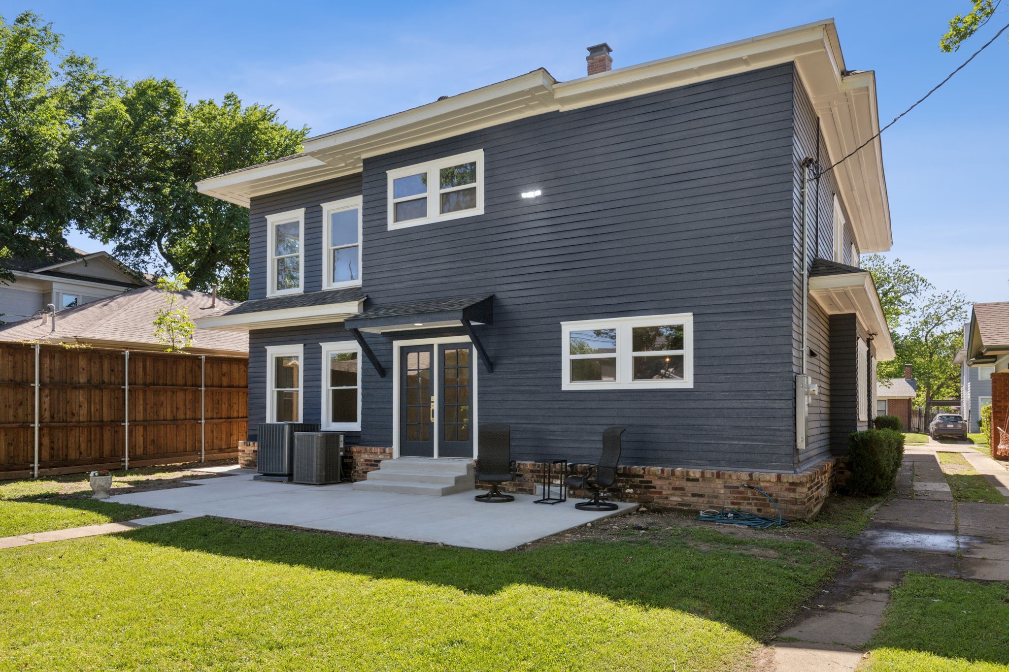826 Woodlawn Avenue