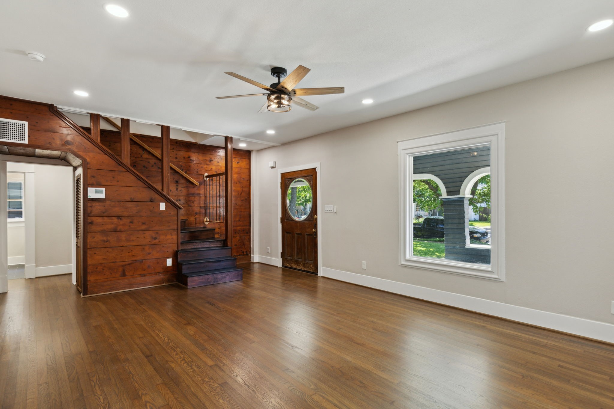 826 Woodlawn Avenue