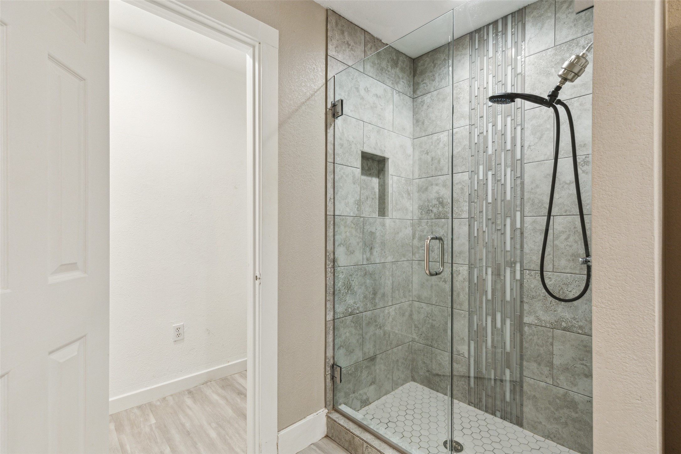 318 S Montreal Avenue