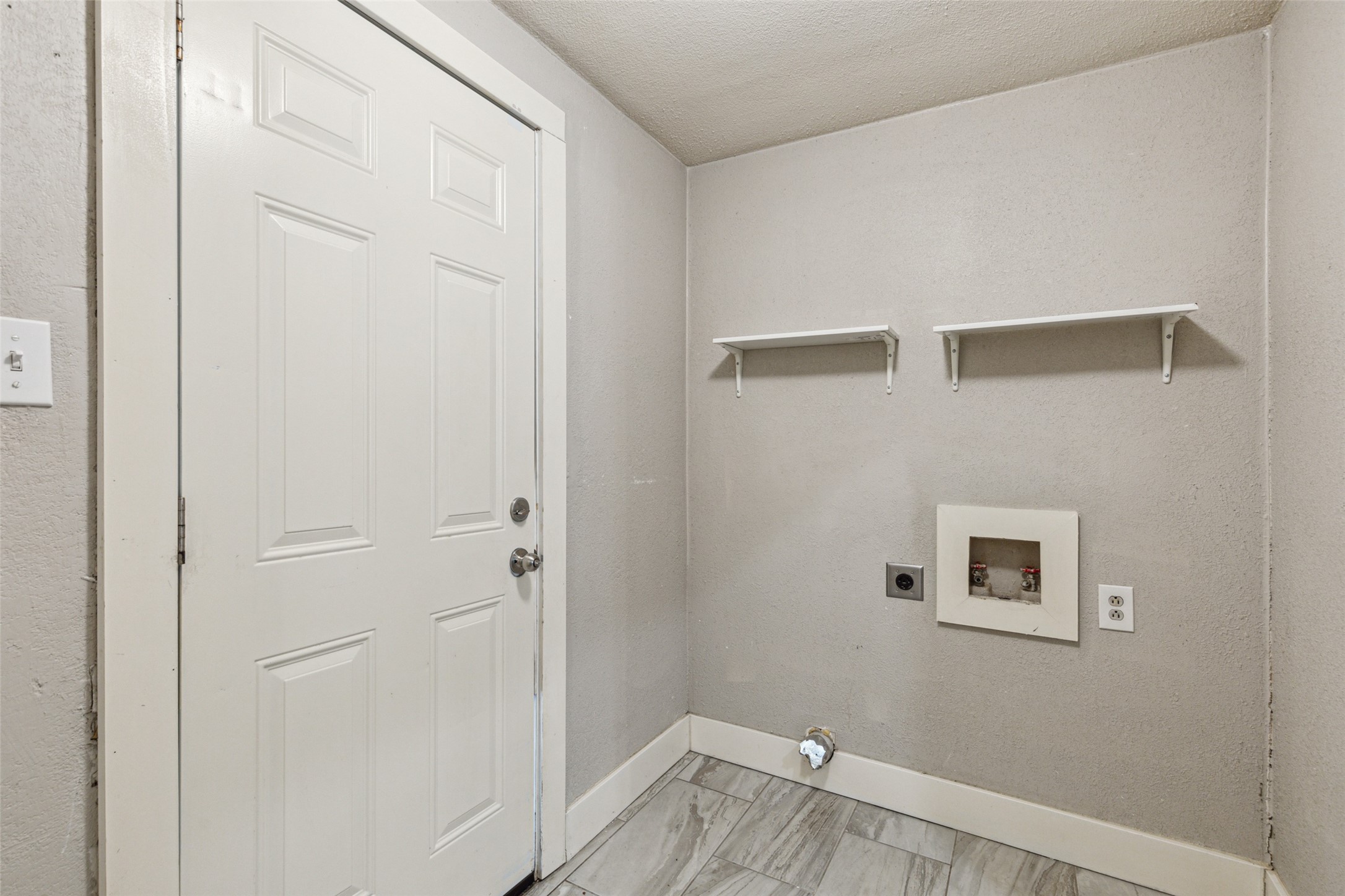 318 S Montreal Avenue