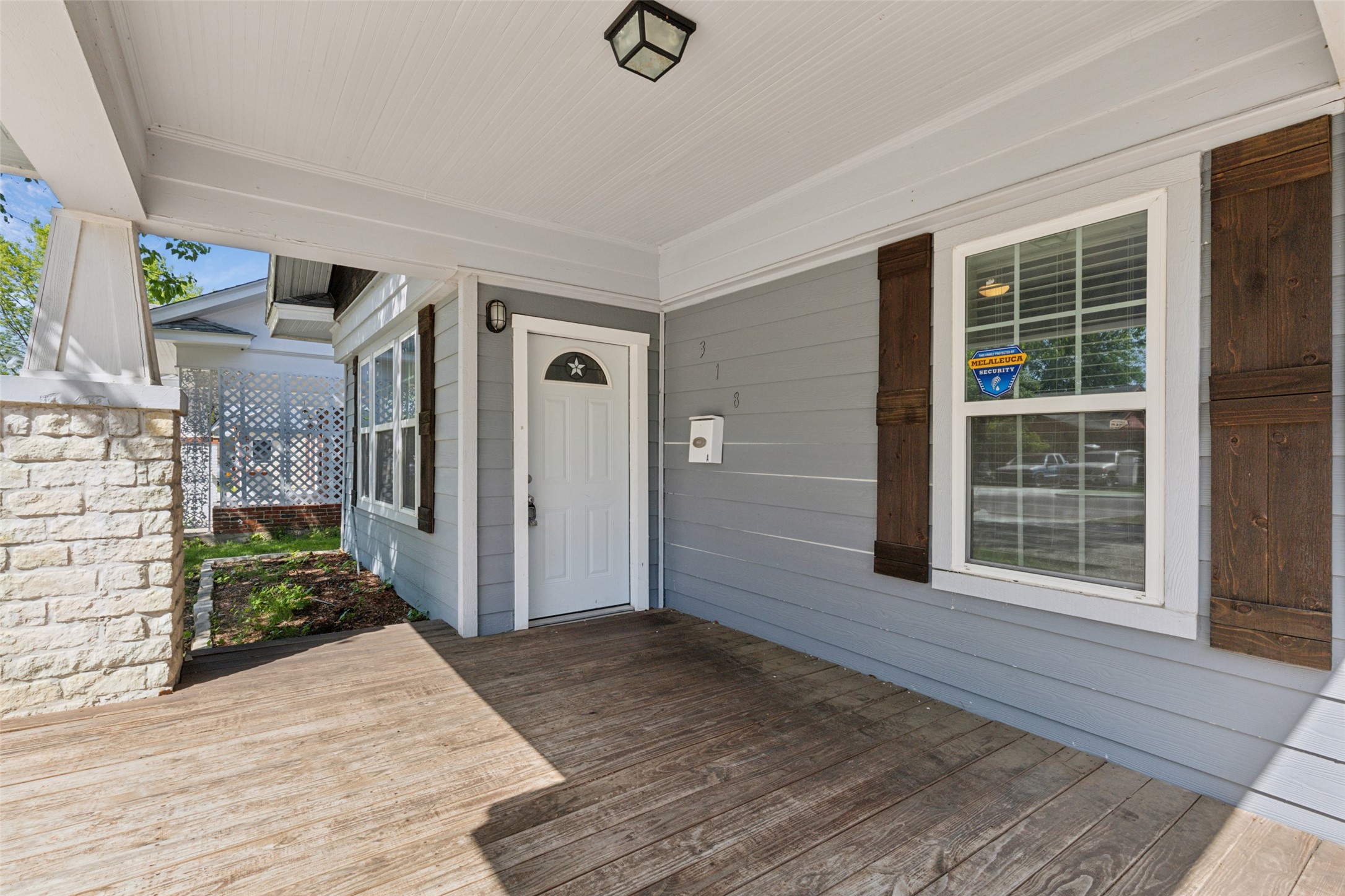 318 S Montreal Avenue