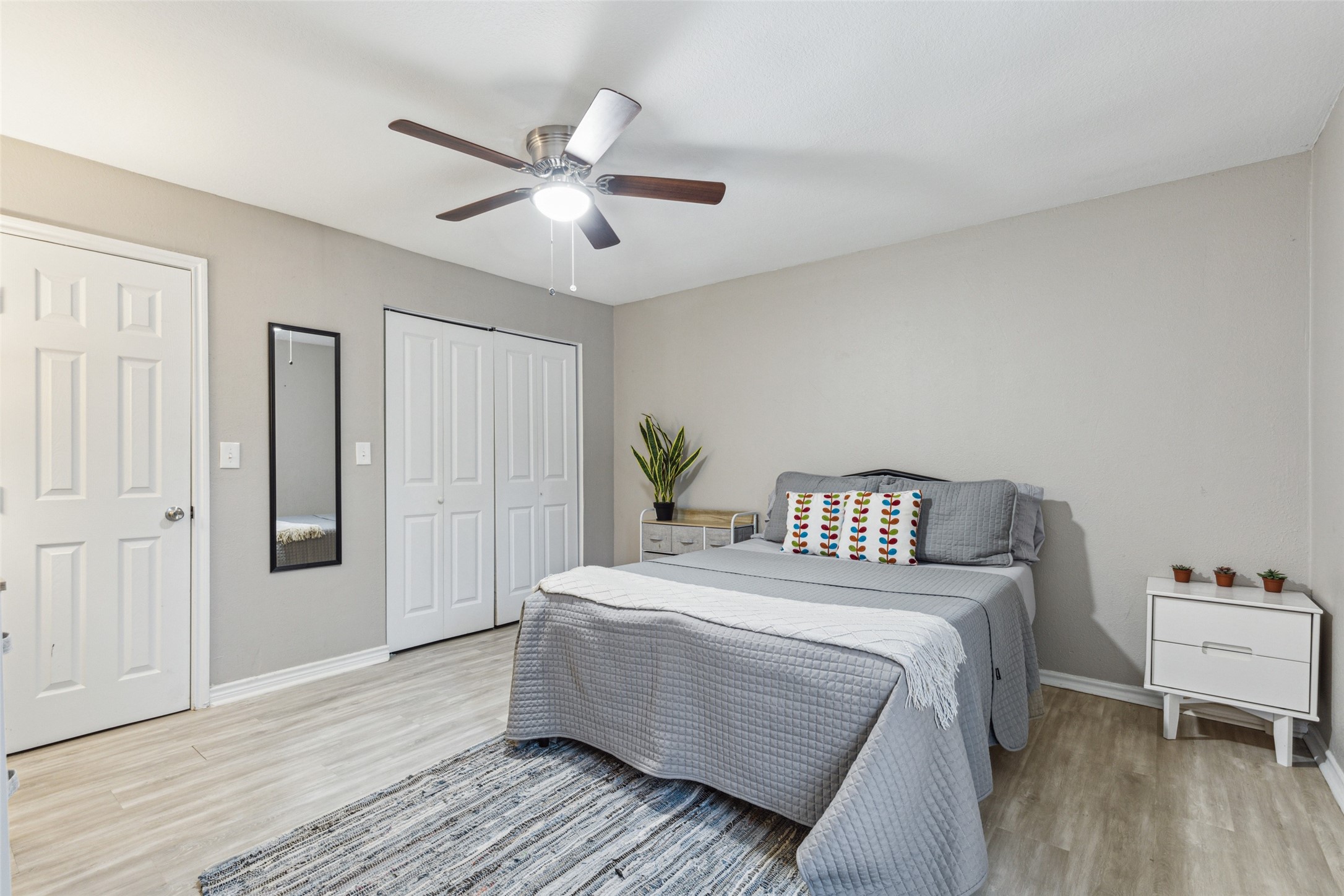 318 S Montreal Avenue