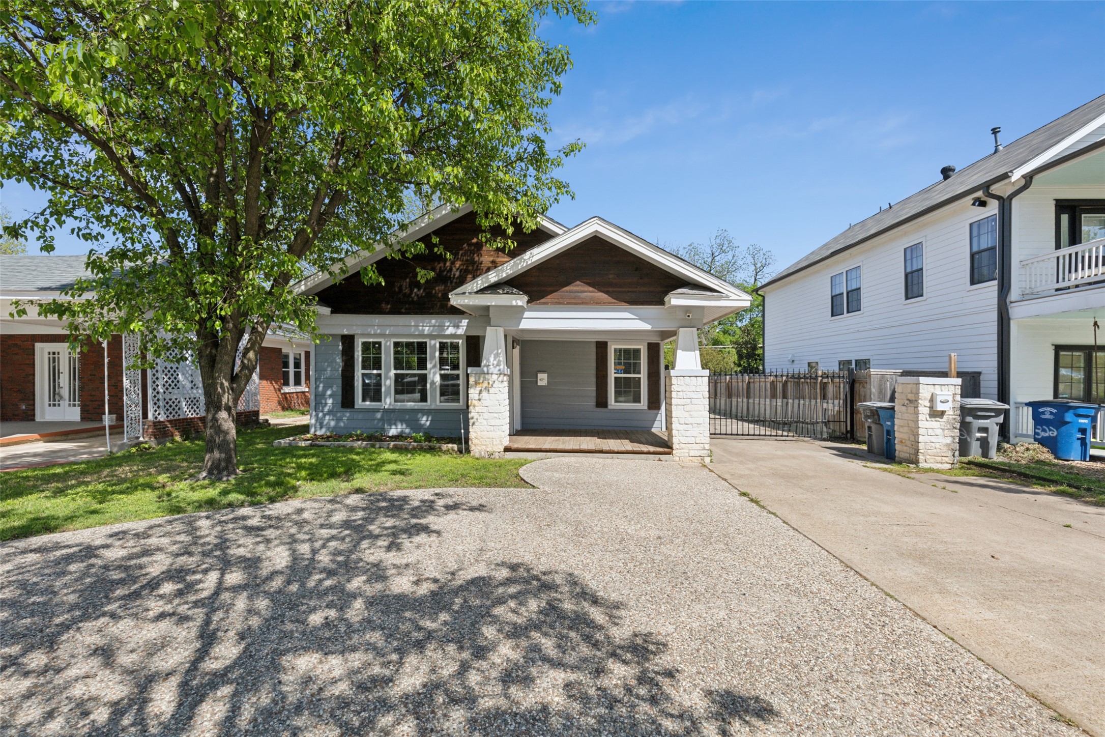 318 S Montreal Avenue