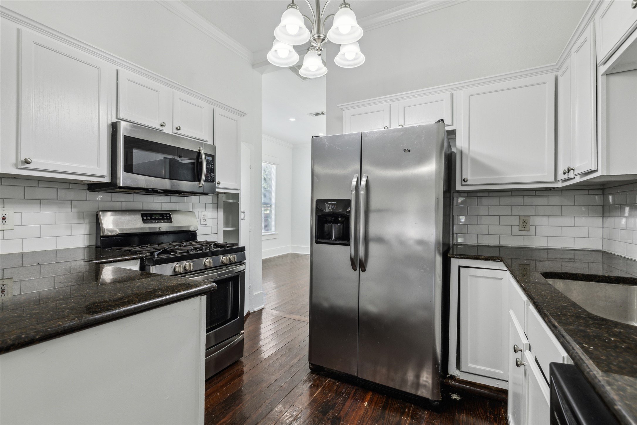 820 W 10th Street