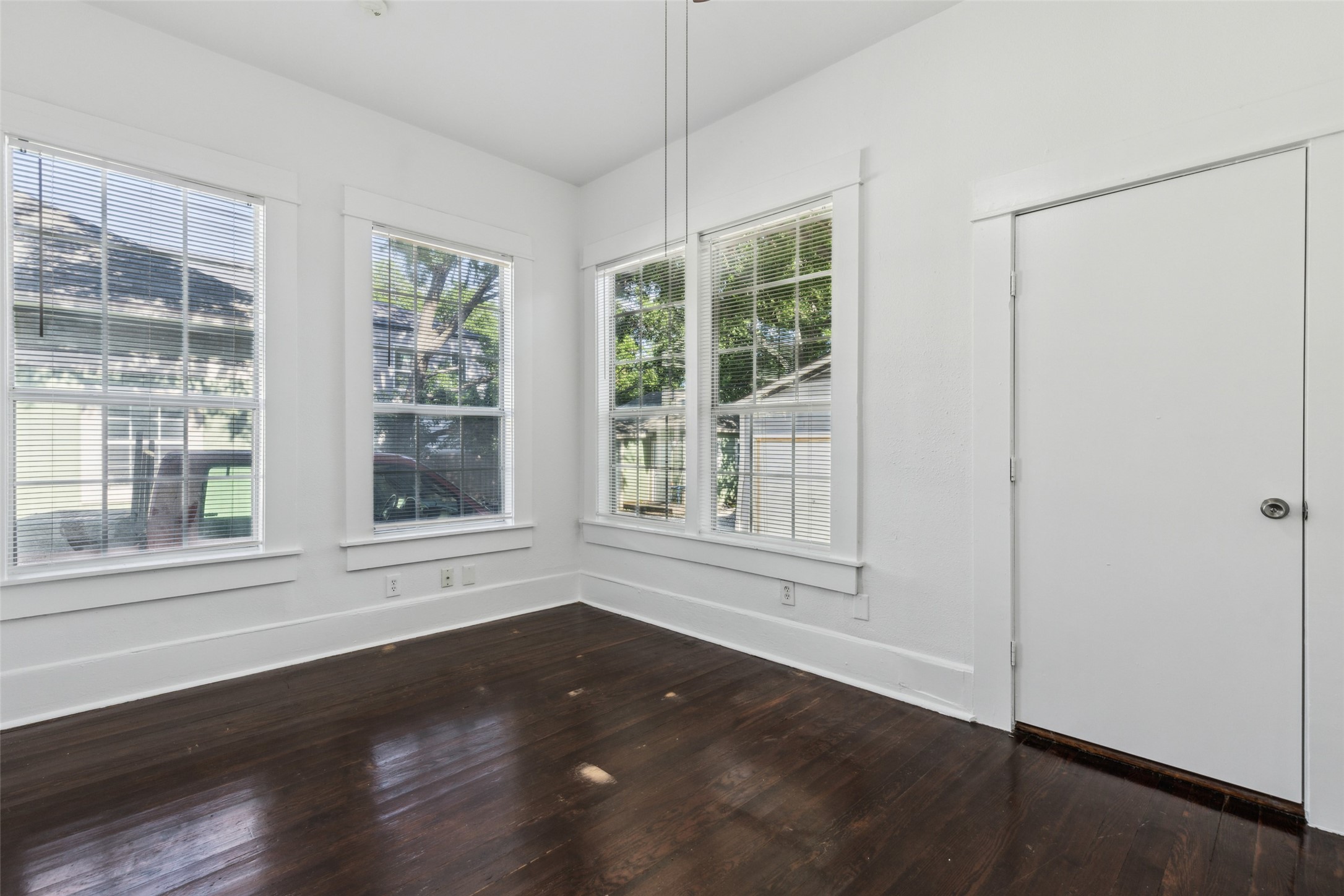 820 W 10th Street