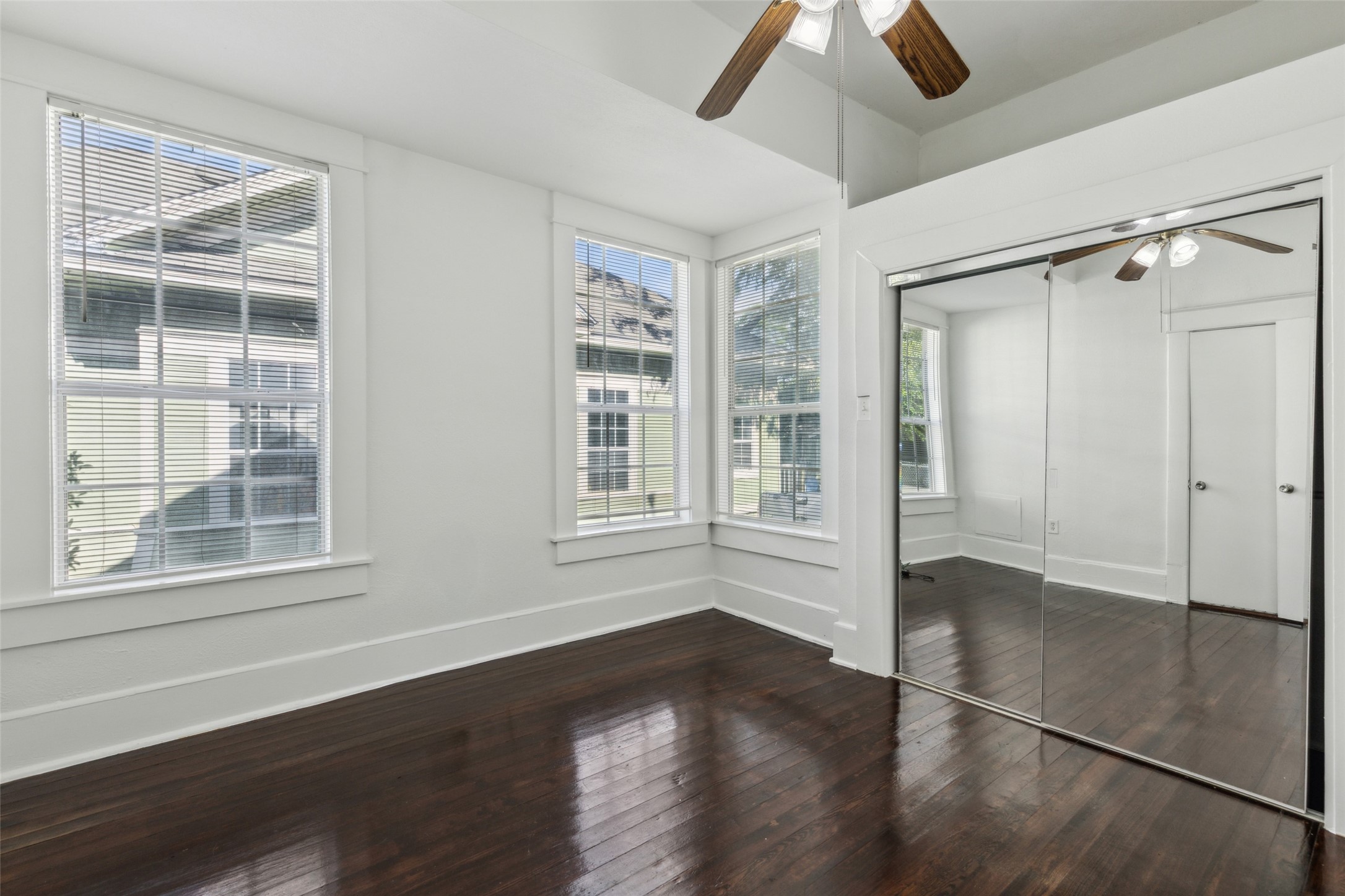 820 W 10th Street