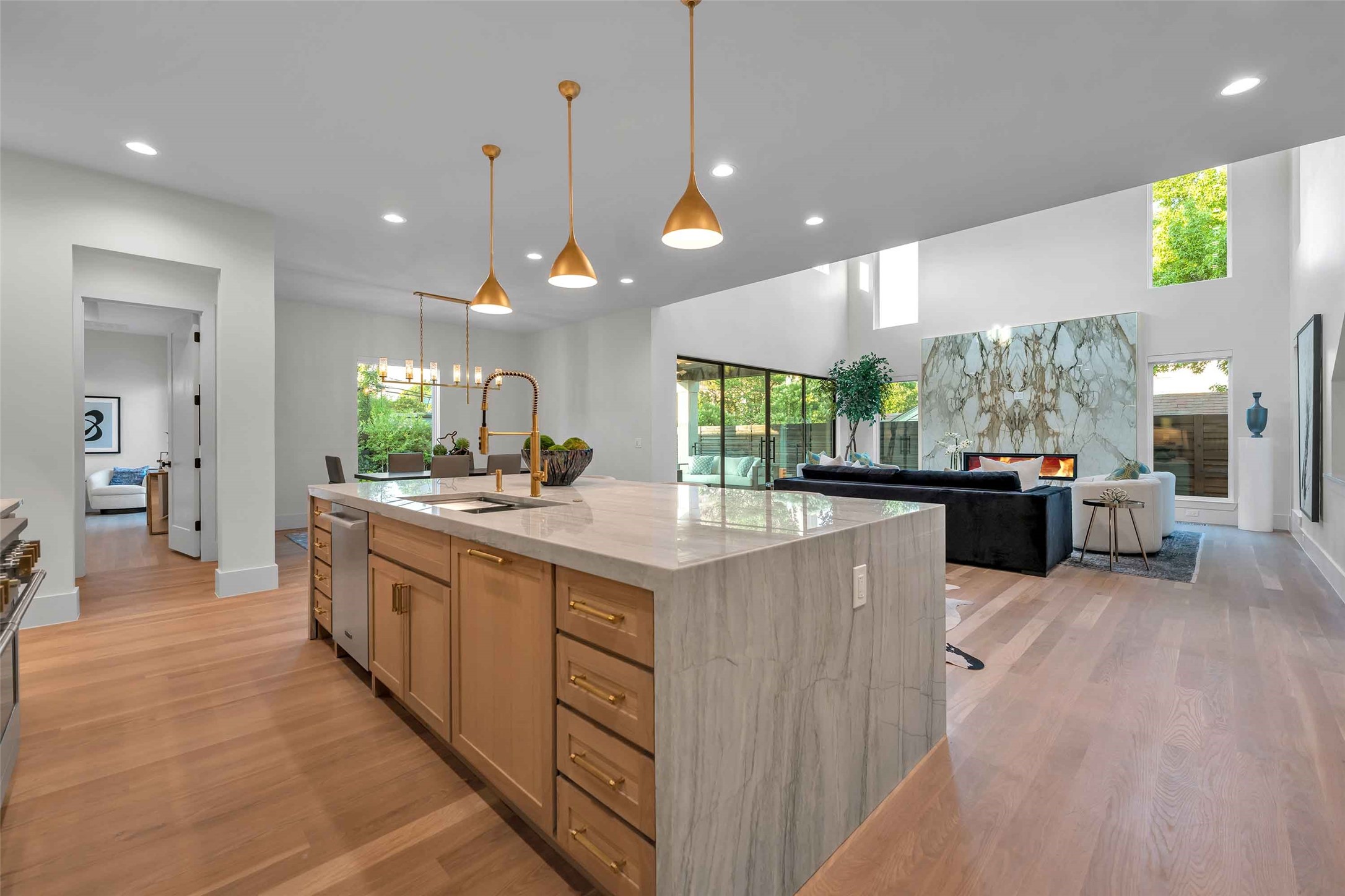 419 W Colorado Boulevard