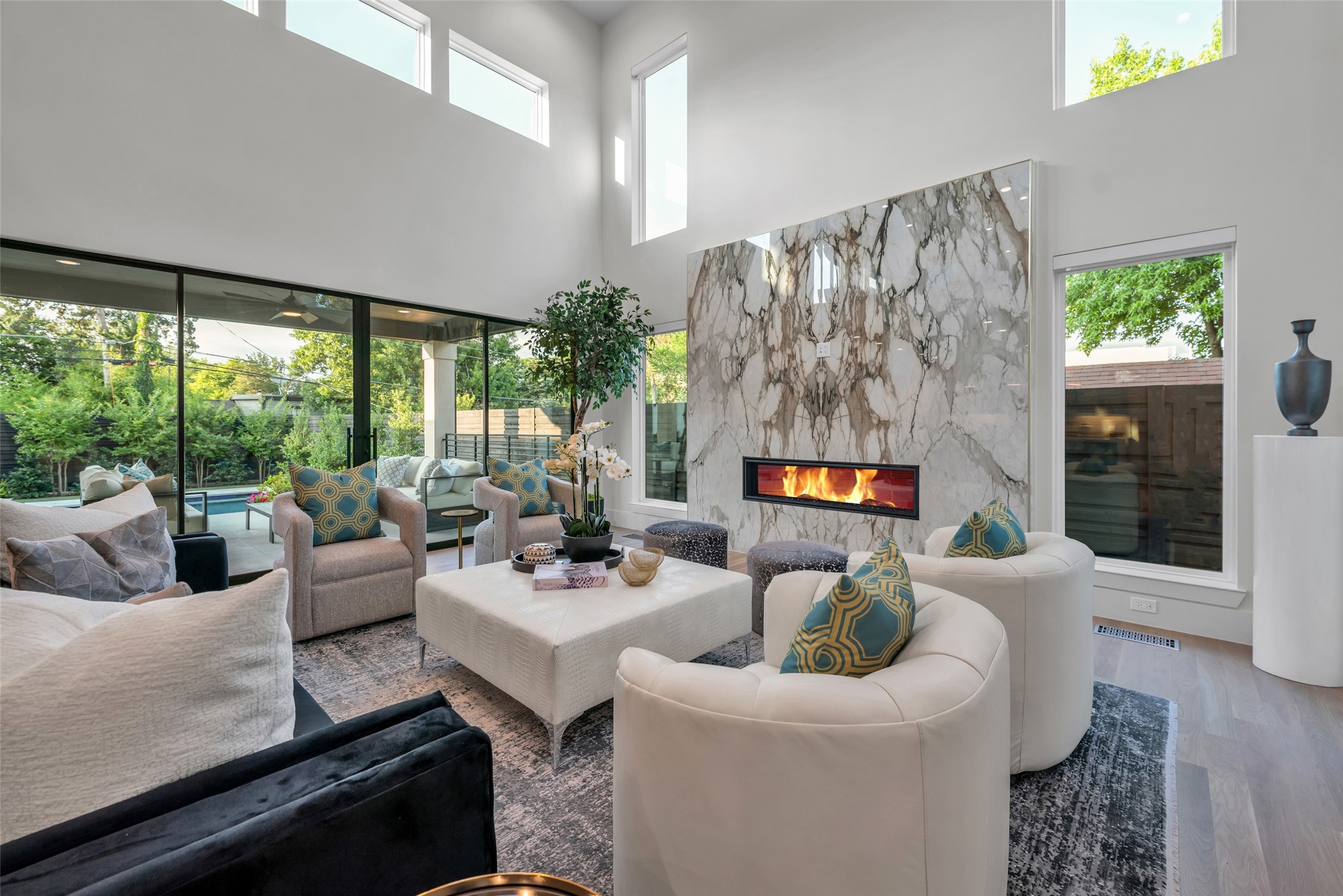 419 W Colorado Boulevard