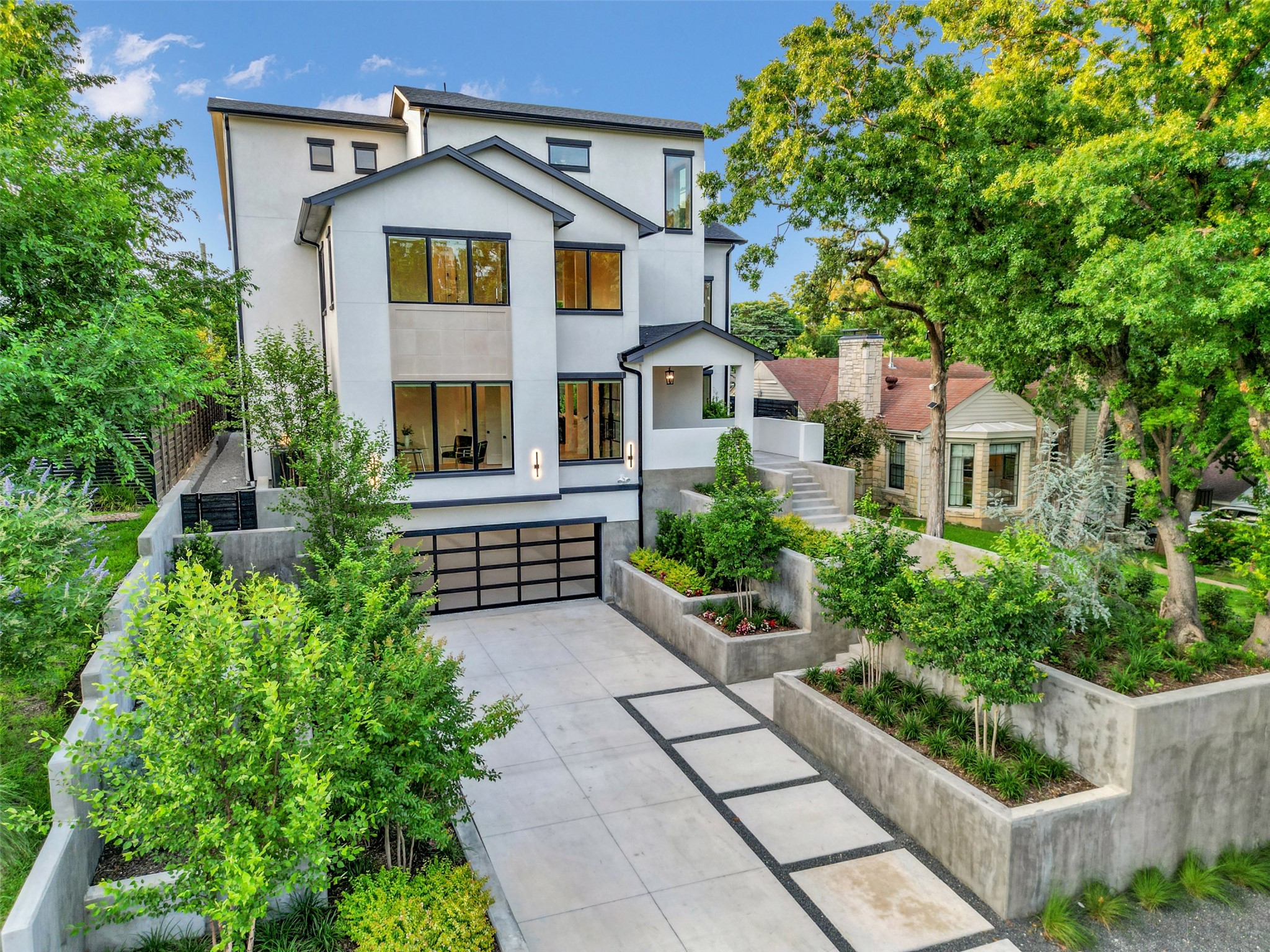 419 W Colorado Boulevard