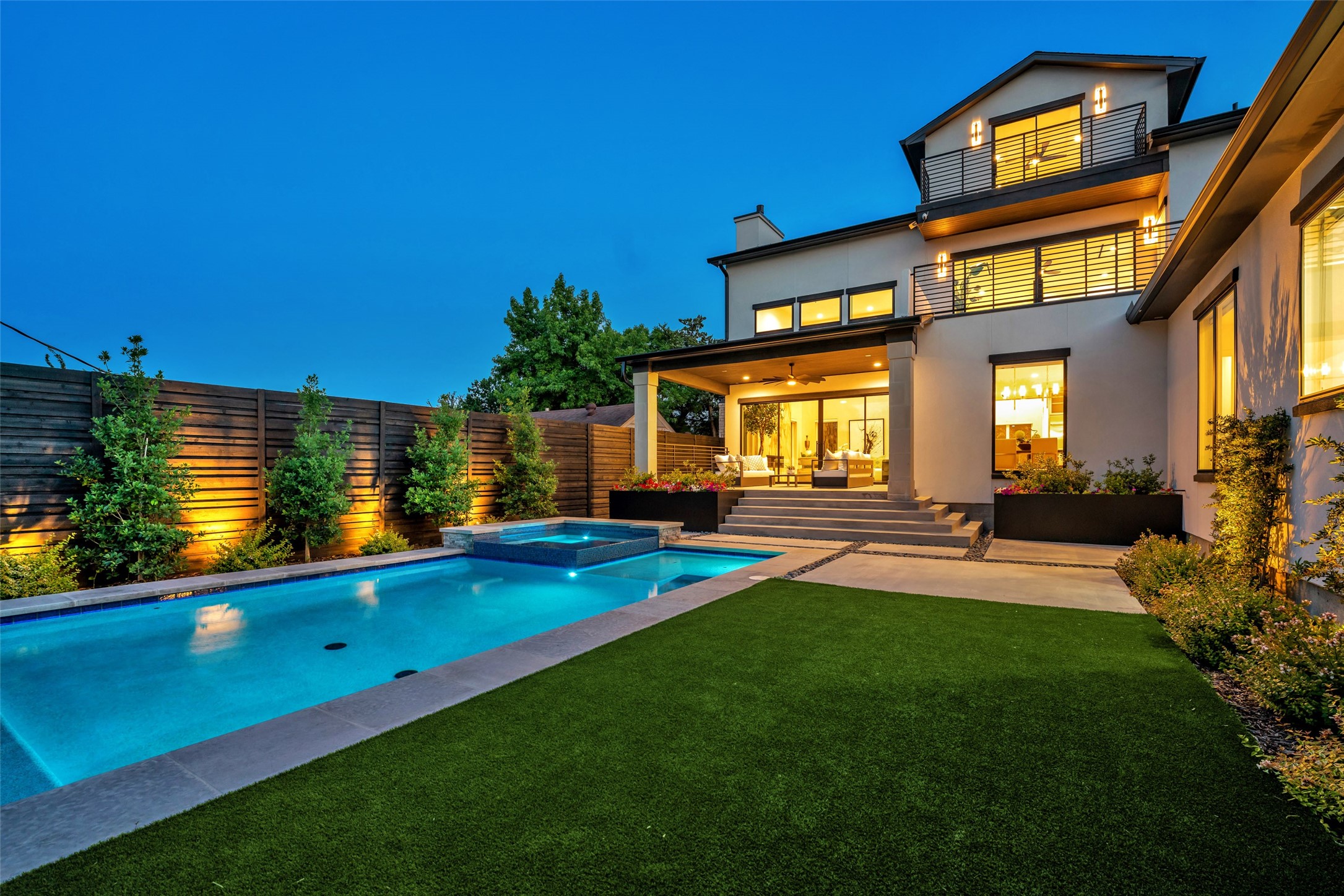 419 W Colorado Boulevard