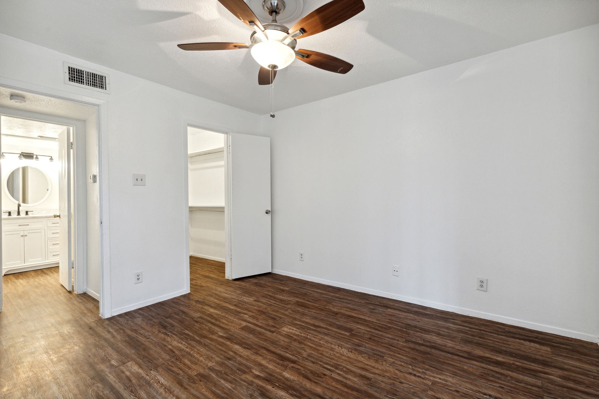 4837 Cedar Springs Road 308