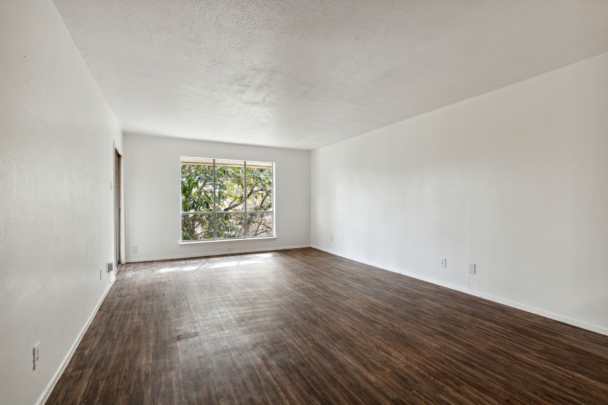 4837 Cedar Springs Road 308