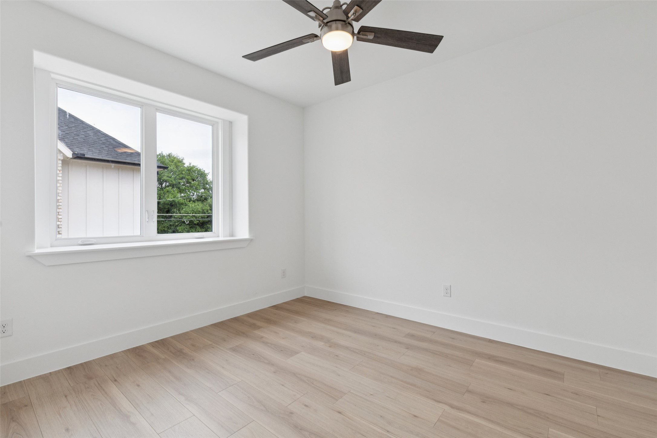 1000 W 10th Street