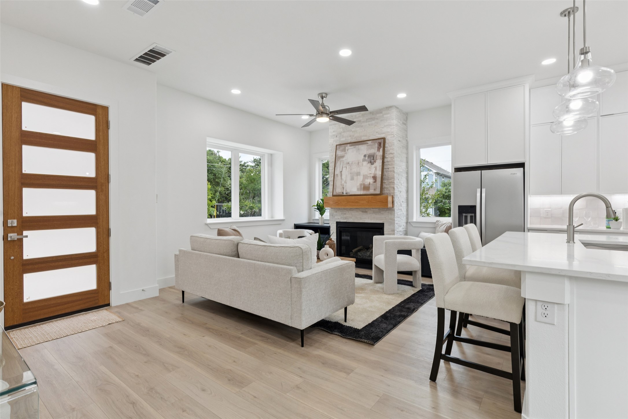 1000 W 10th Street