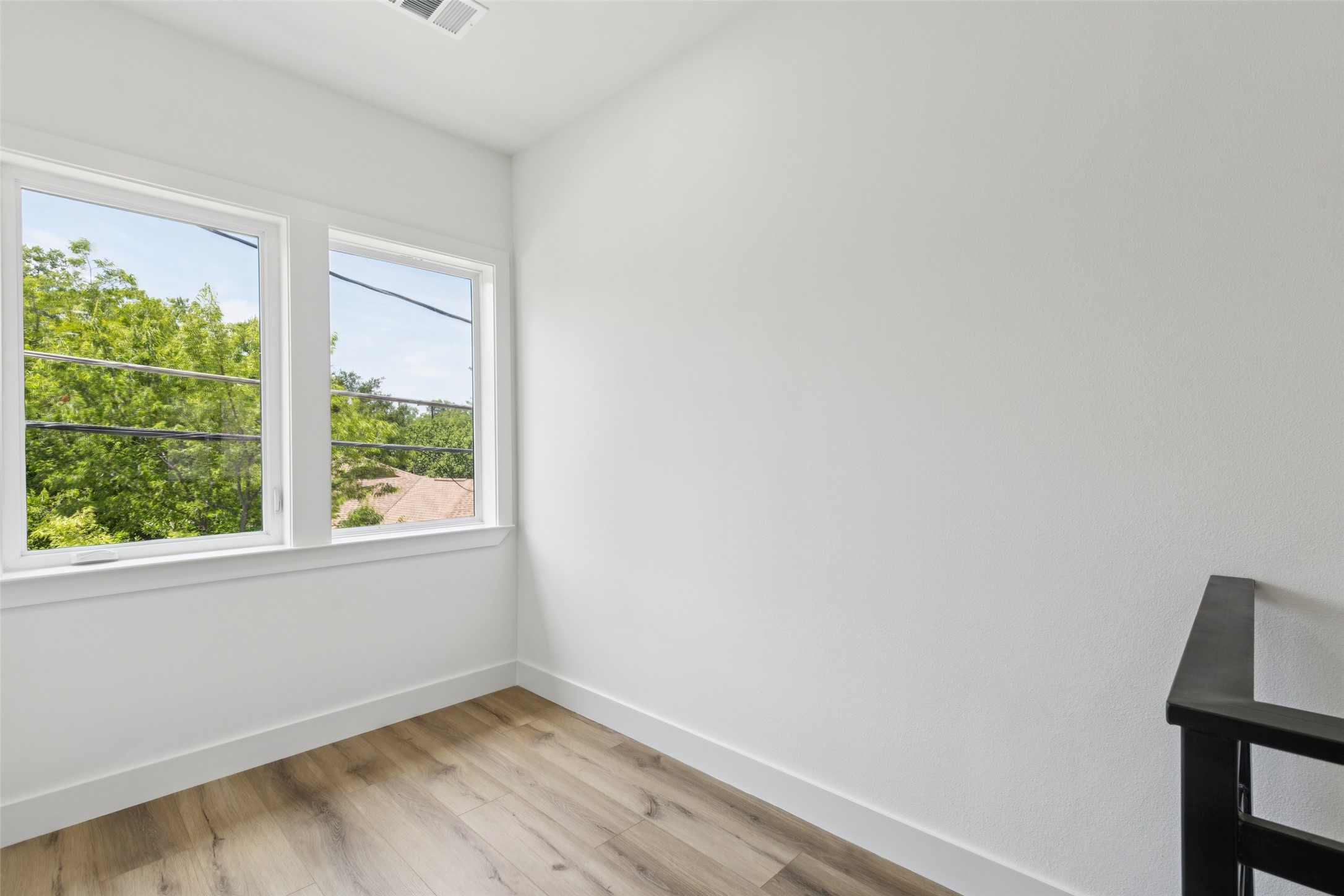1004 W 10th Street