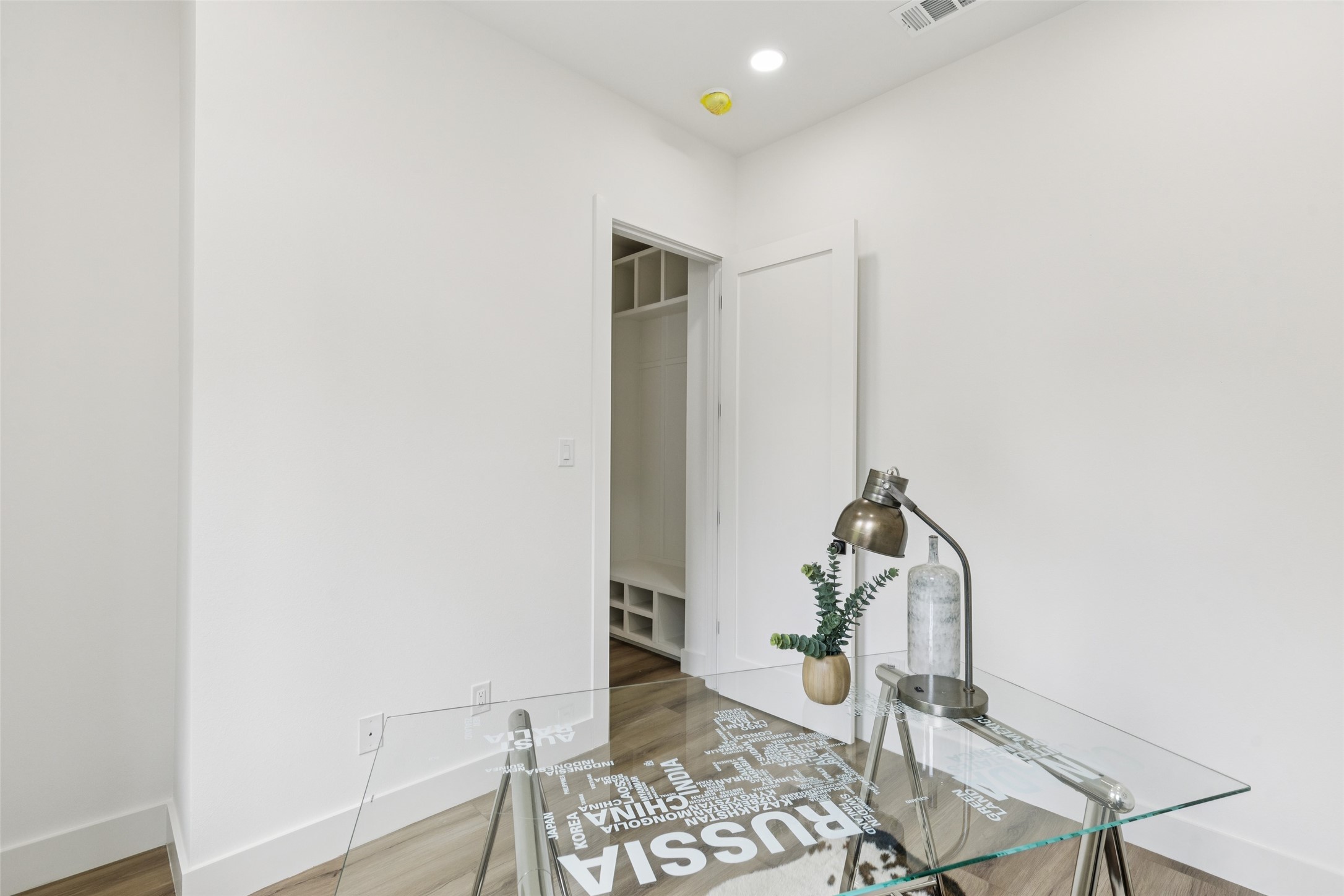 1004 W 10th Street
