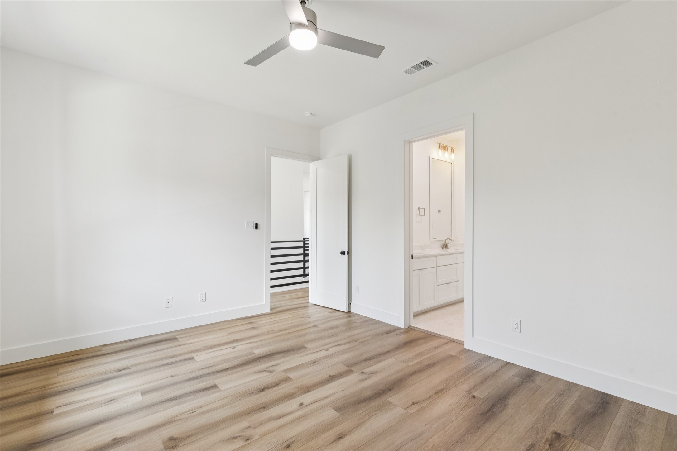 1004 W 10th Street