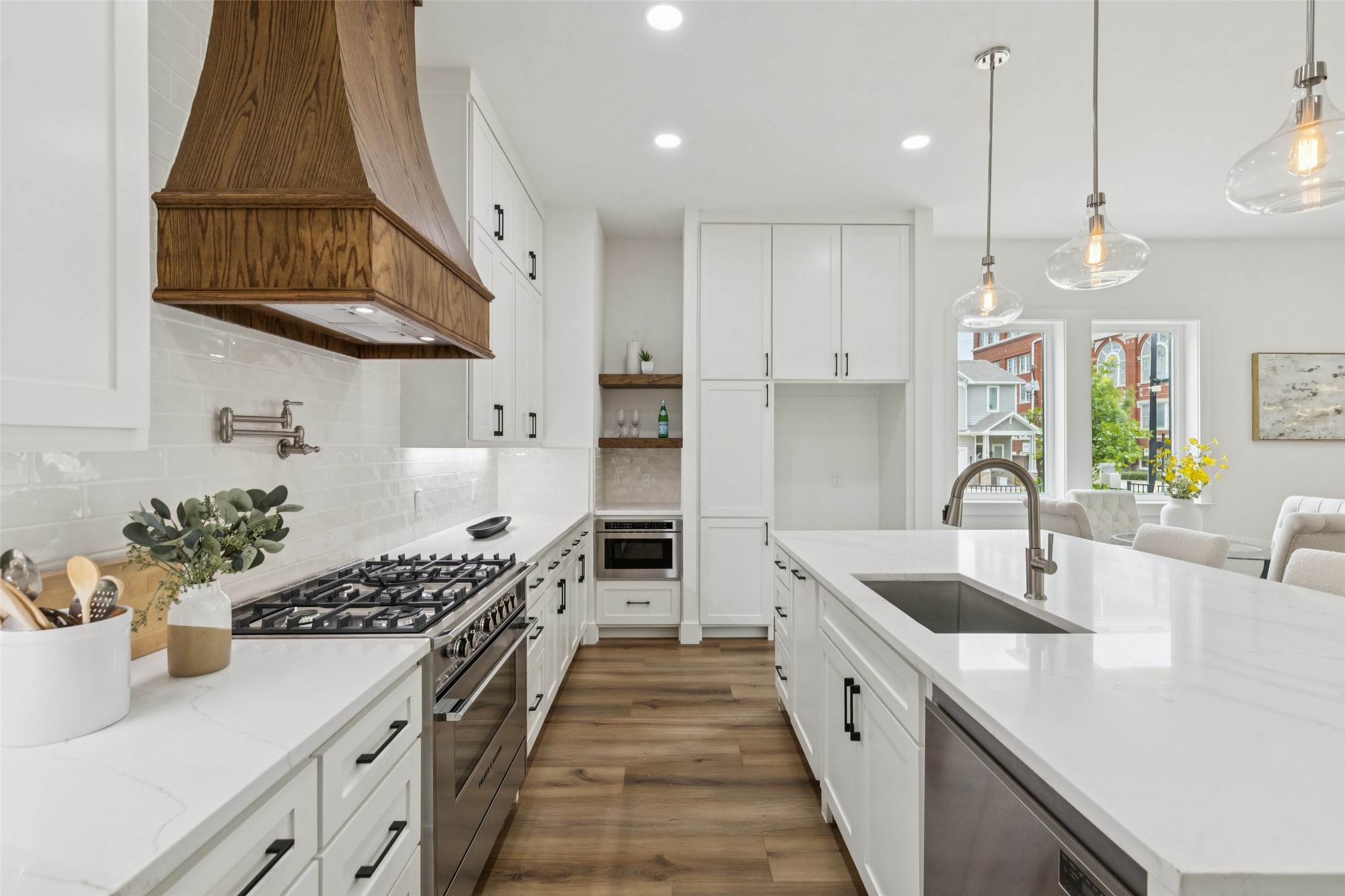 1004 W 10th Street