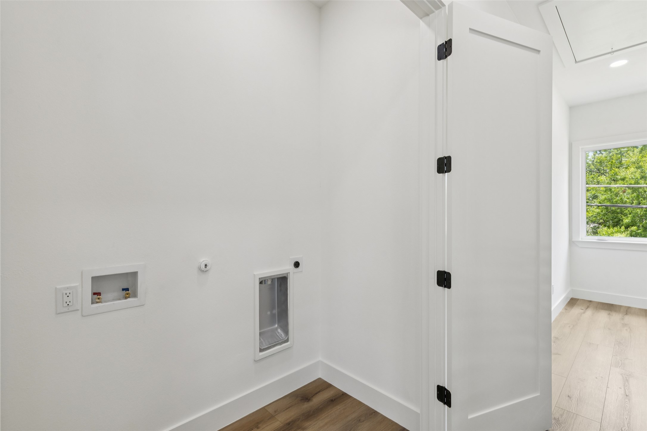 1004 W 10th Street