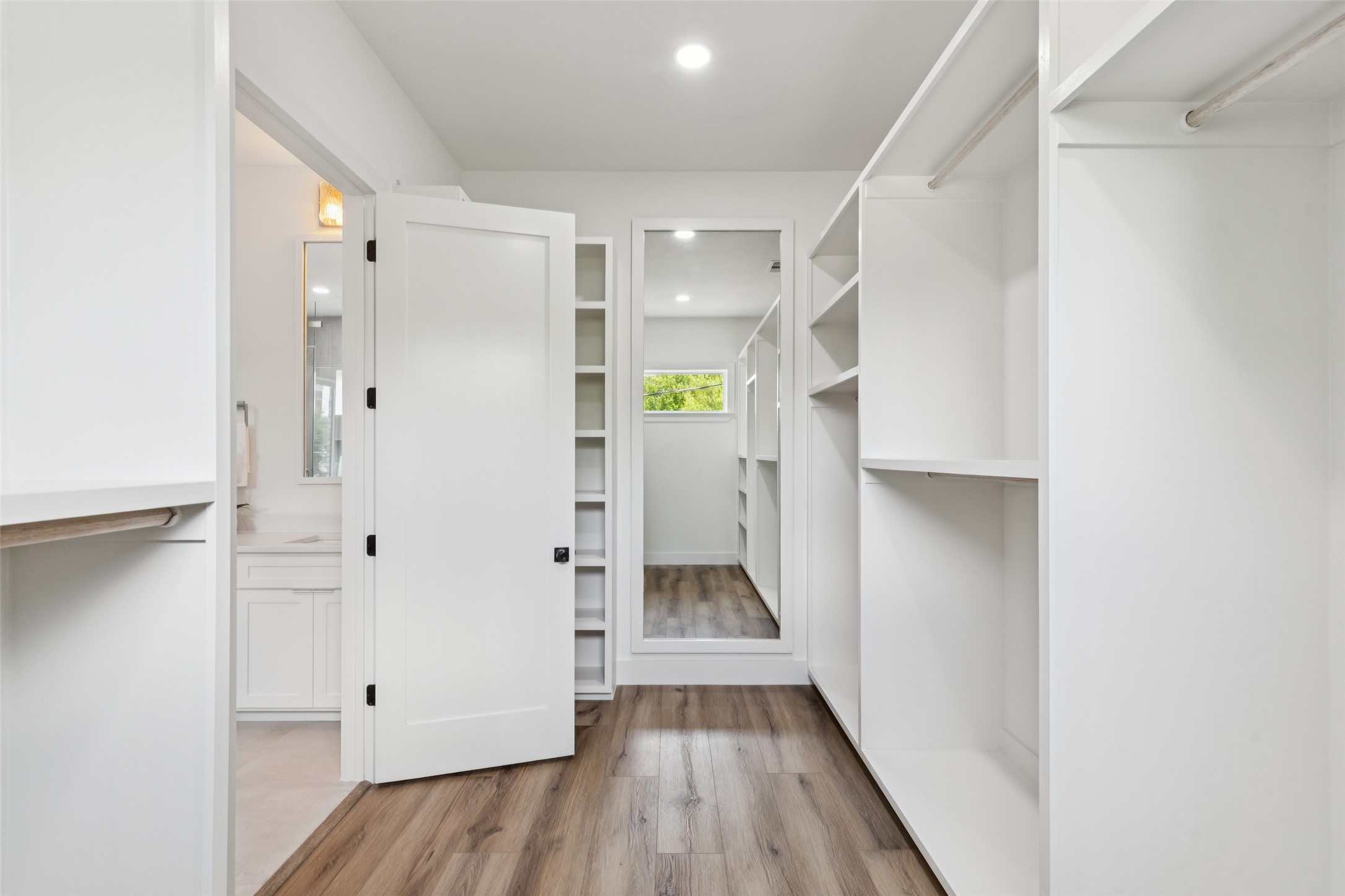 1004 W 10th Street