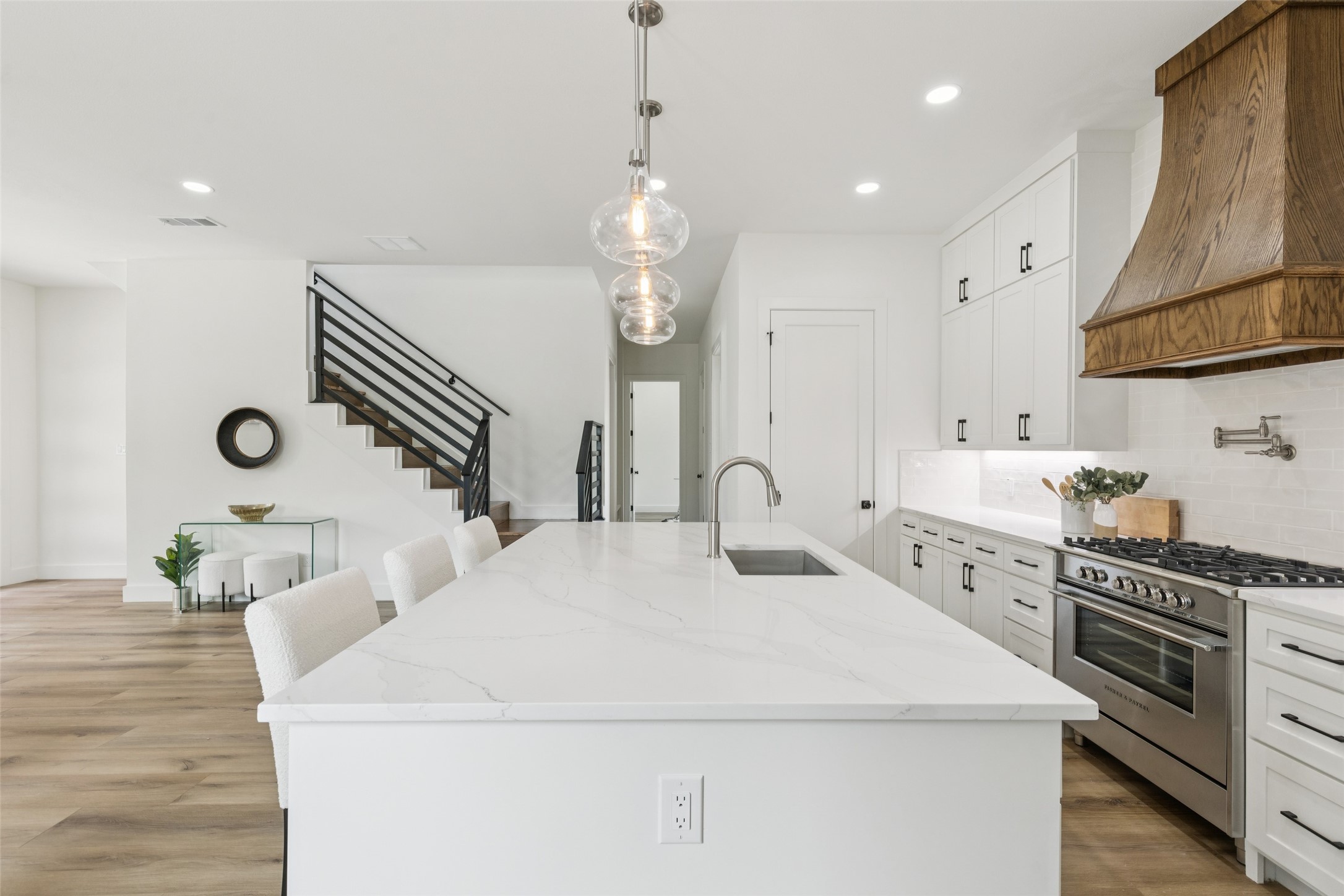 1004 W 10th Street