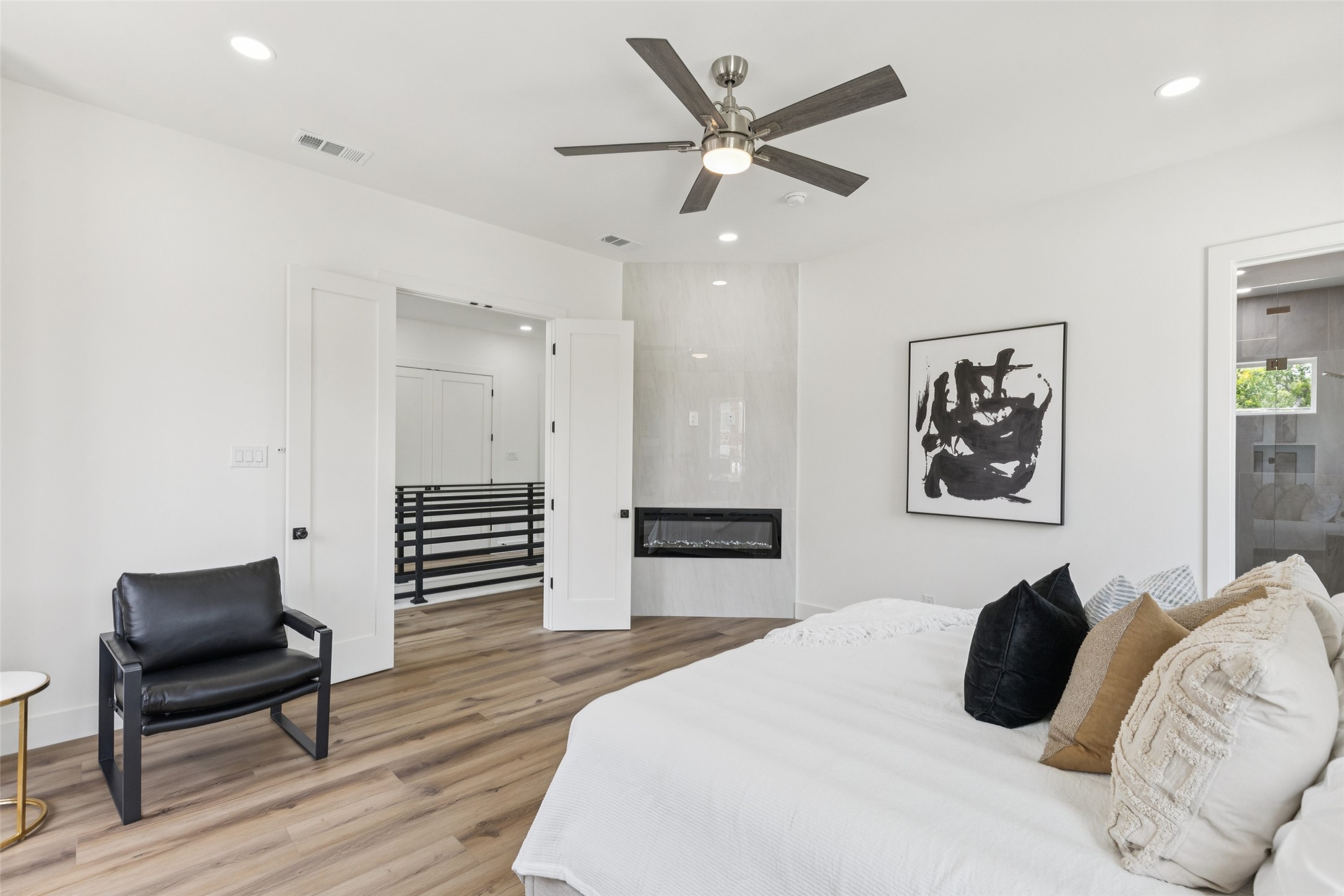 1004 W 10th Street