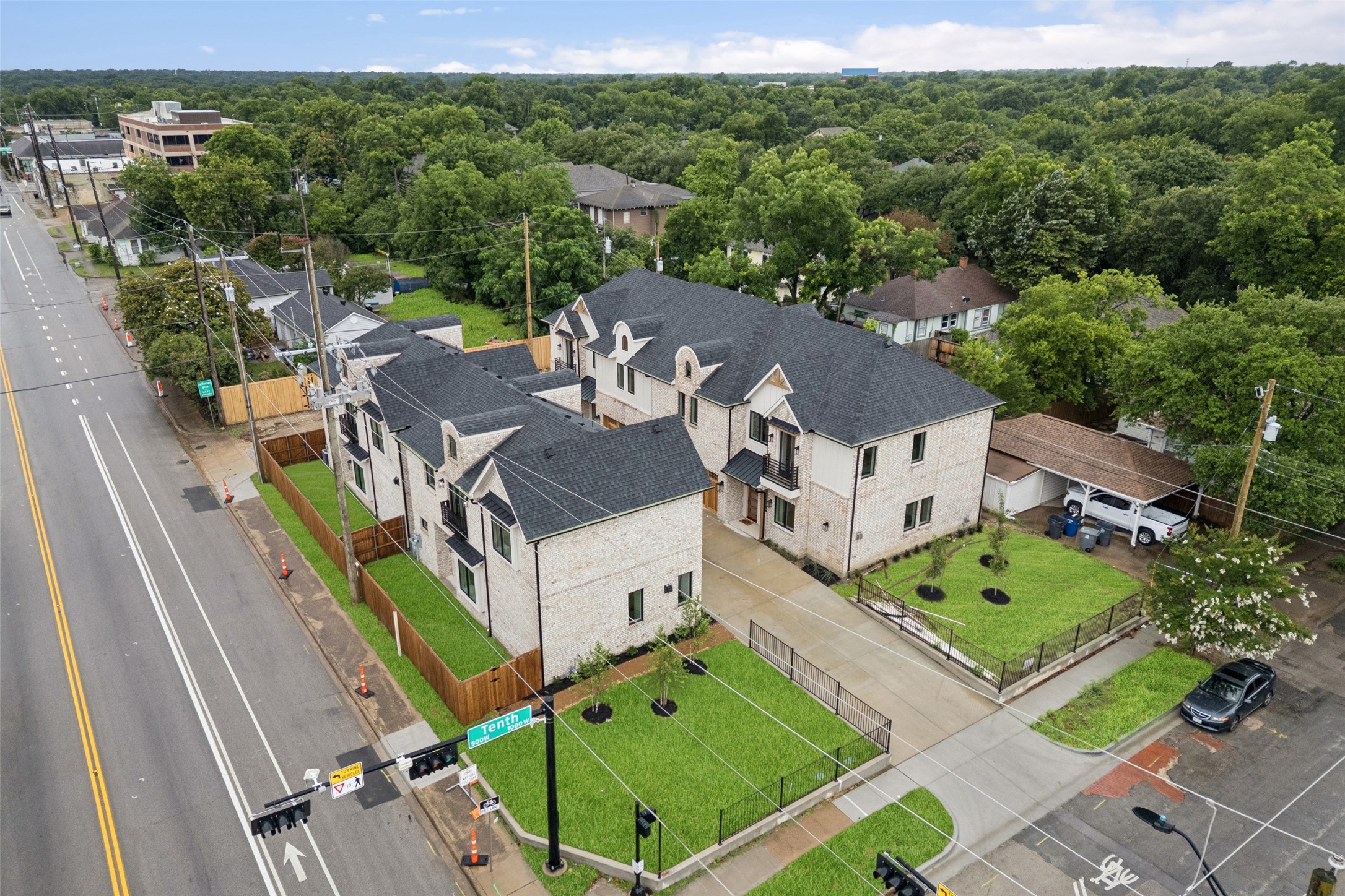 1004 W 10th Street
